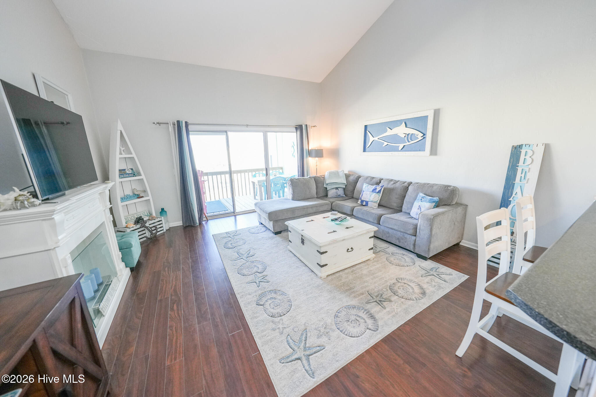 100519884 | Photo 26