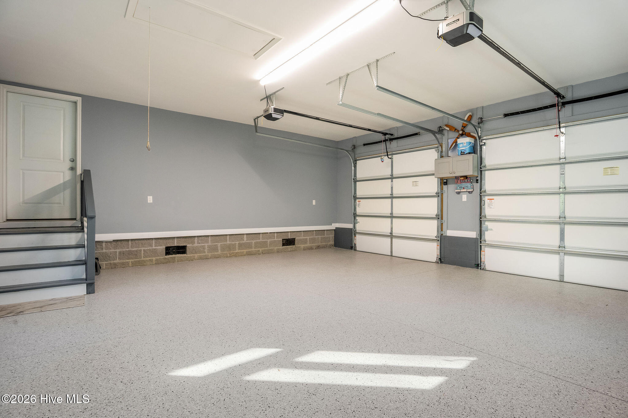 100559948 | Photo 38