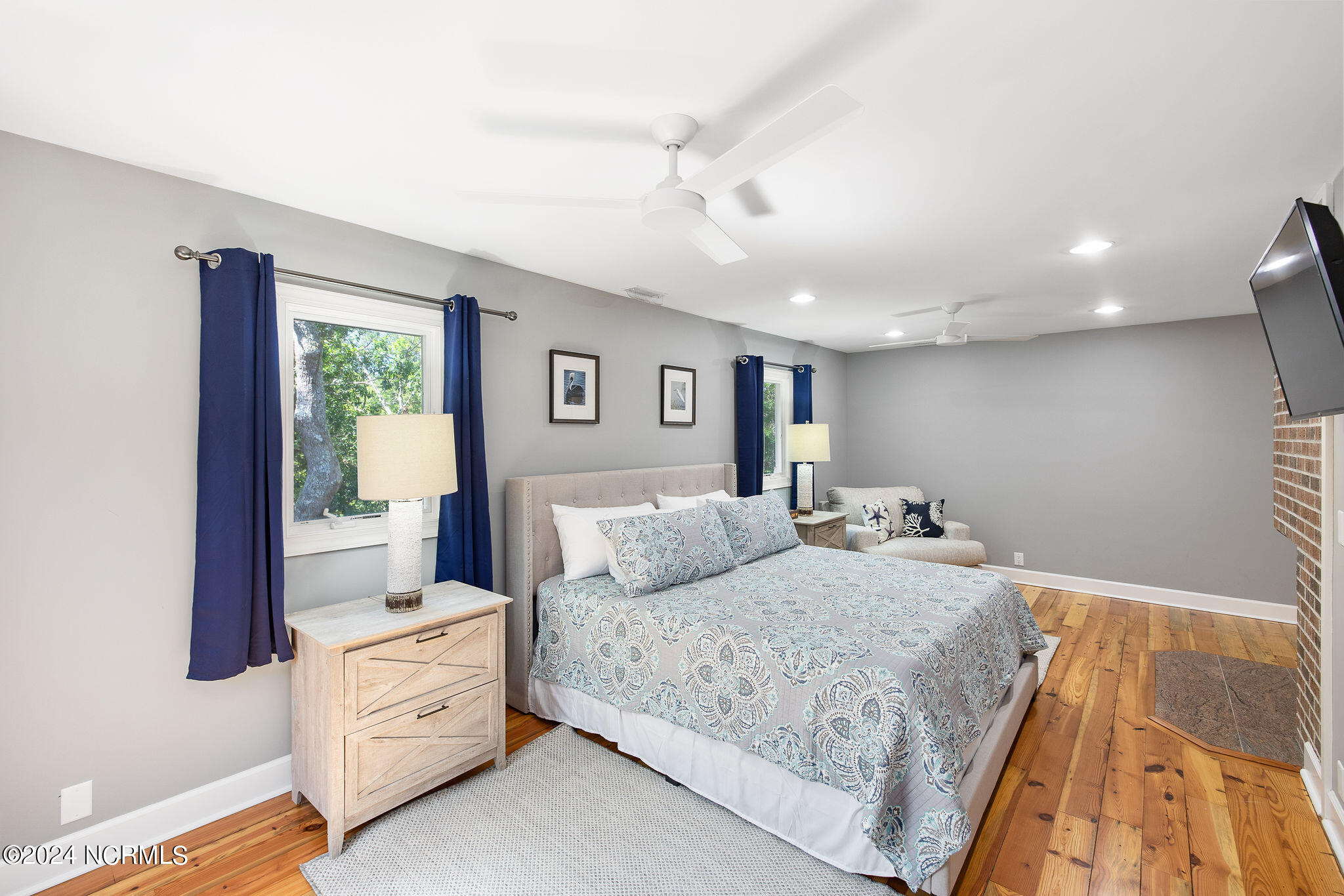 100493590 | Photo 35