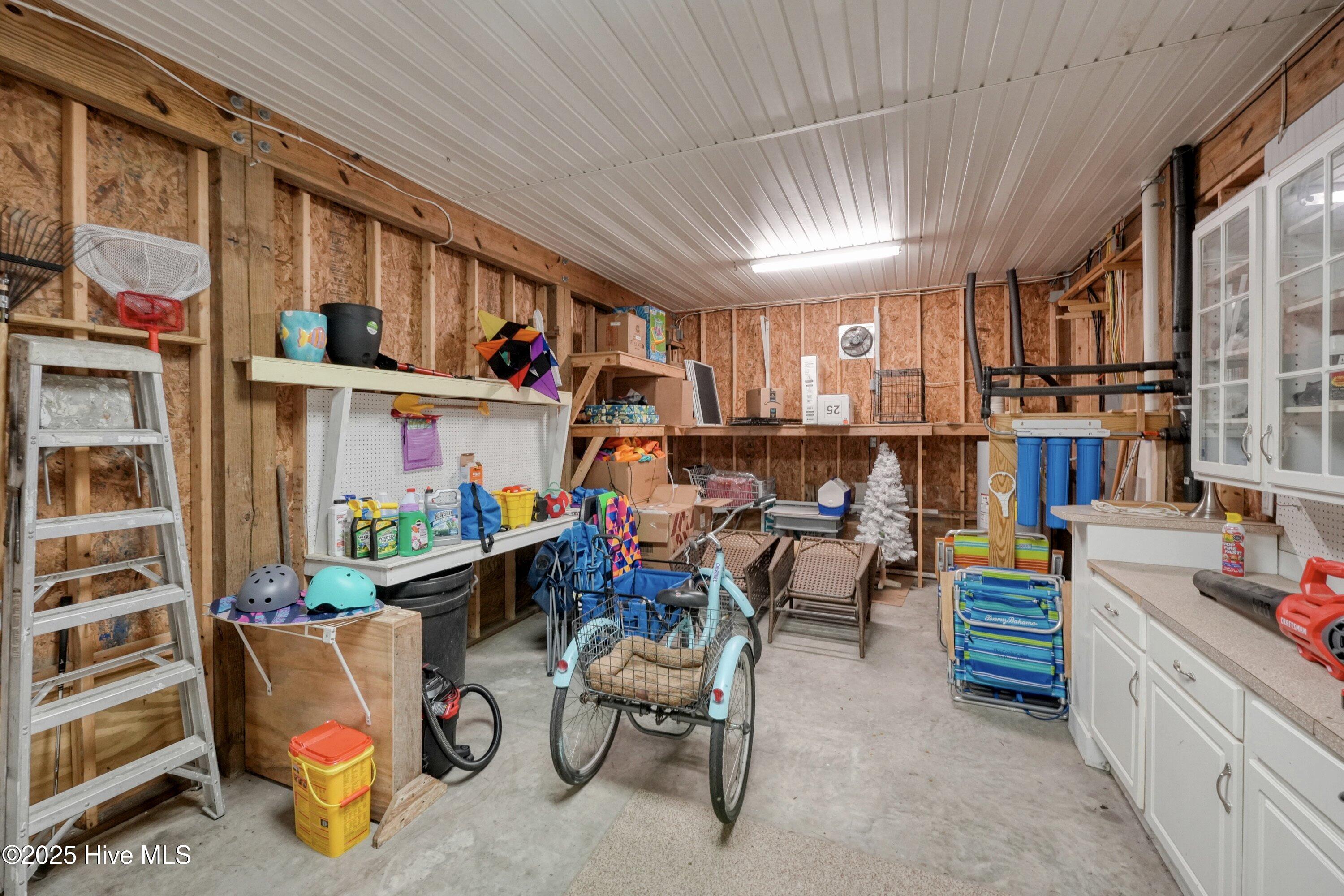 100541336 | Photo 37