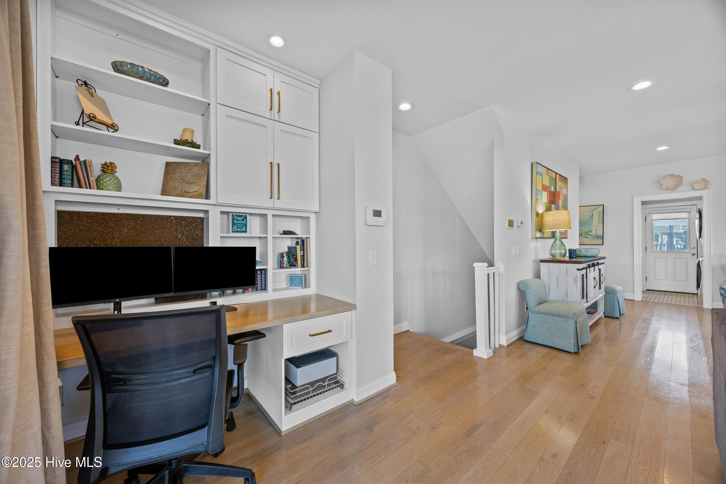 100543159 | Photo 11