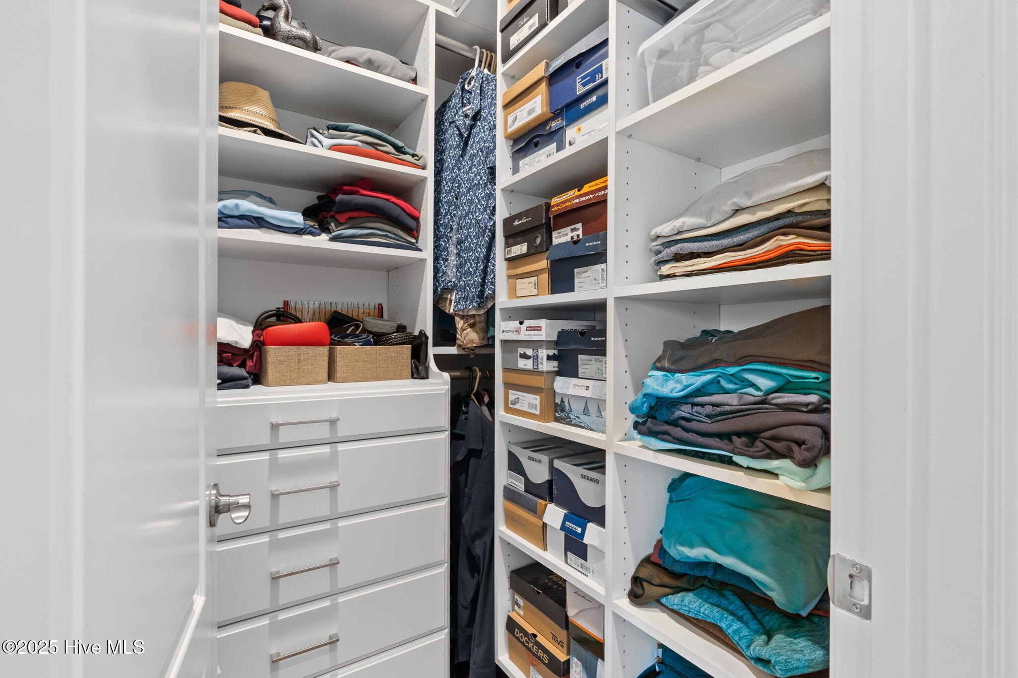 100521657 | Photo 27