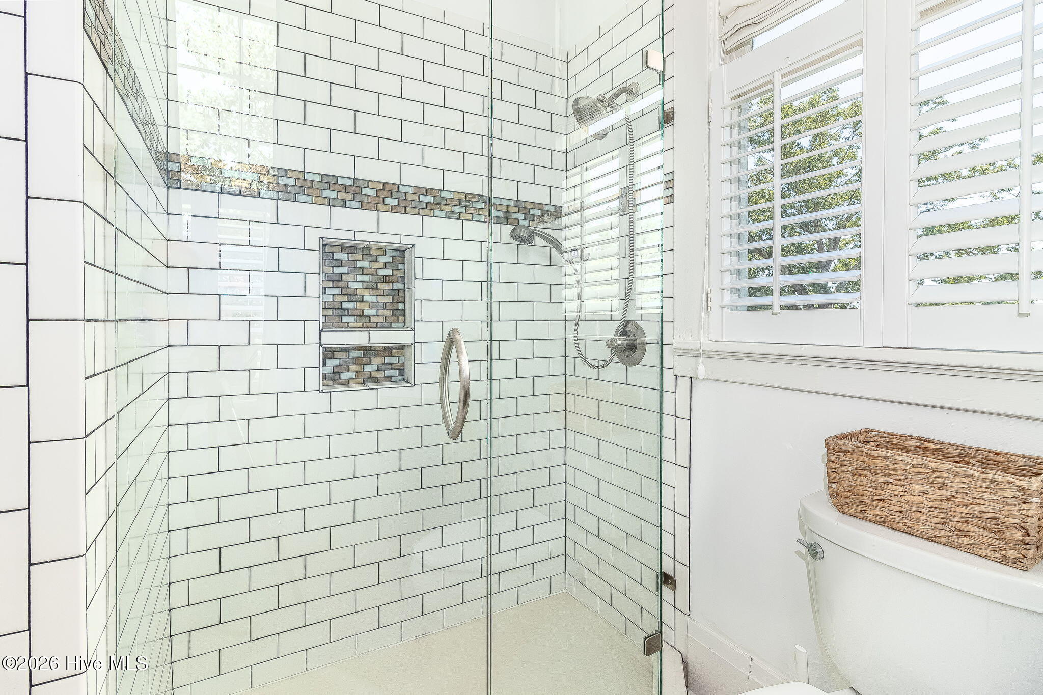 3rd bedroom en-suite bath