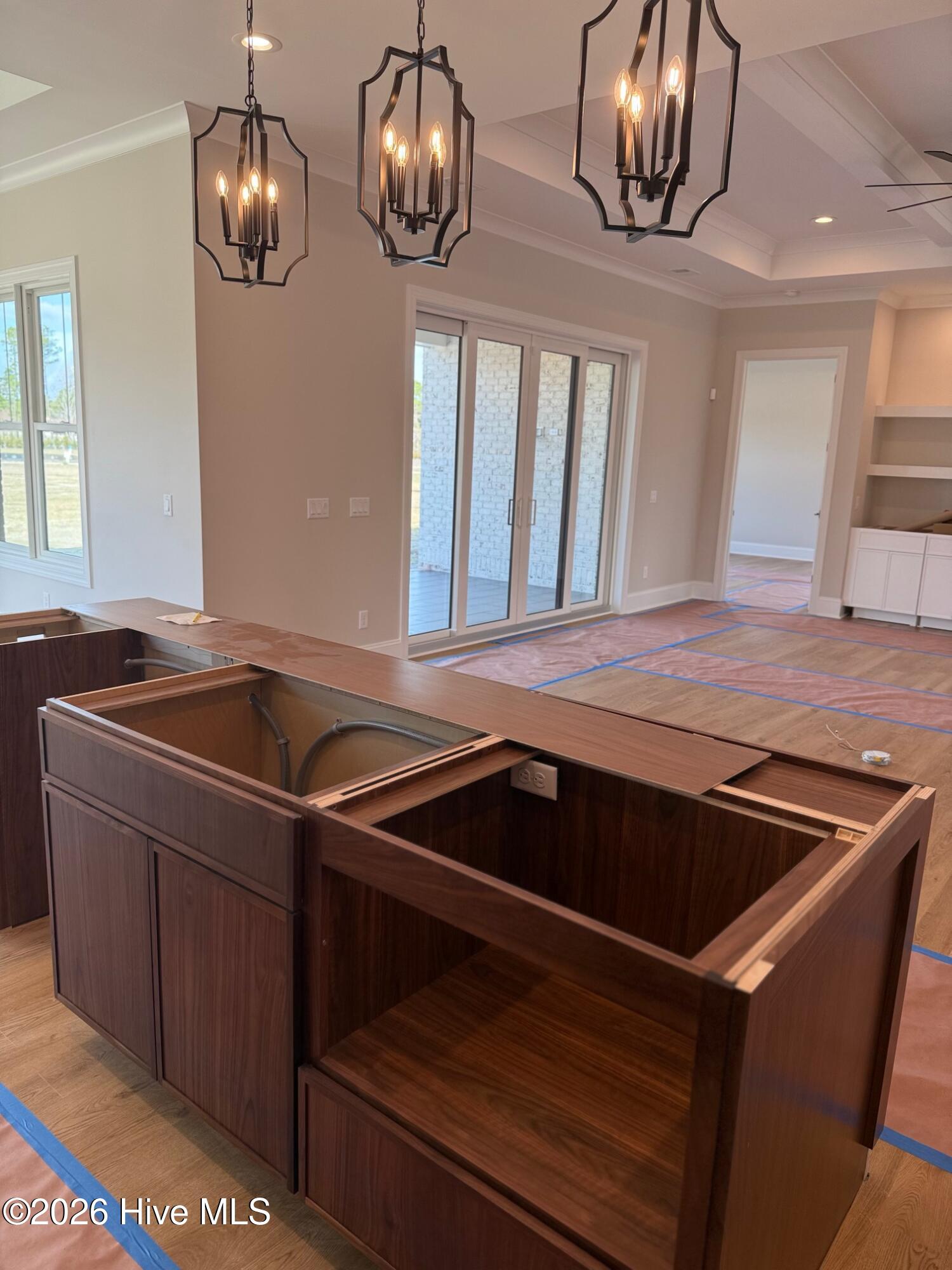 100537475 | Photo 12