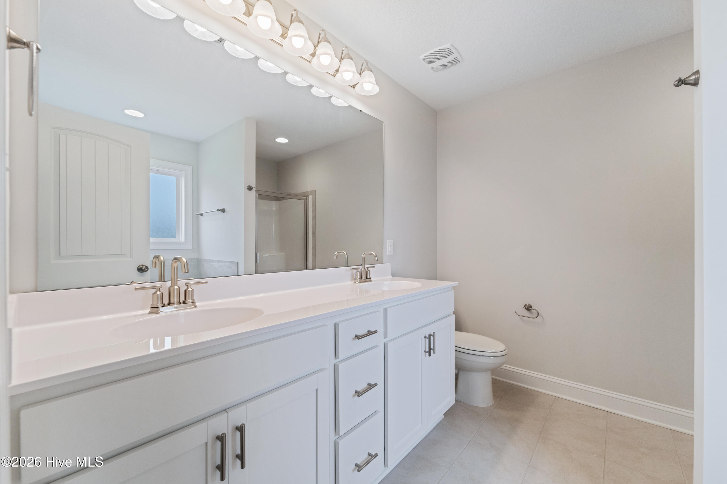 100523680 | Photo 18