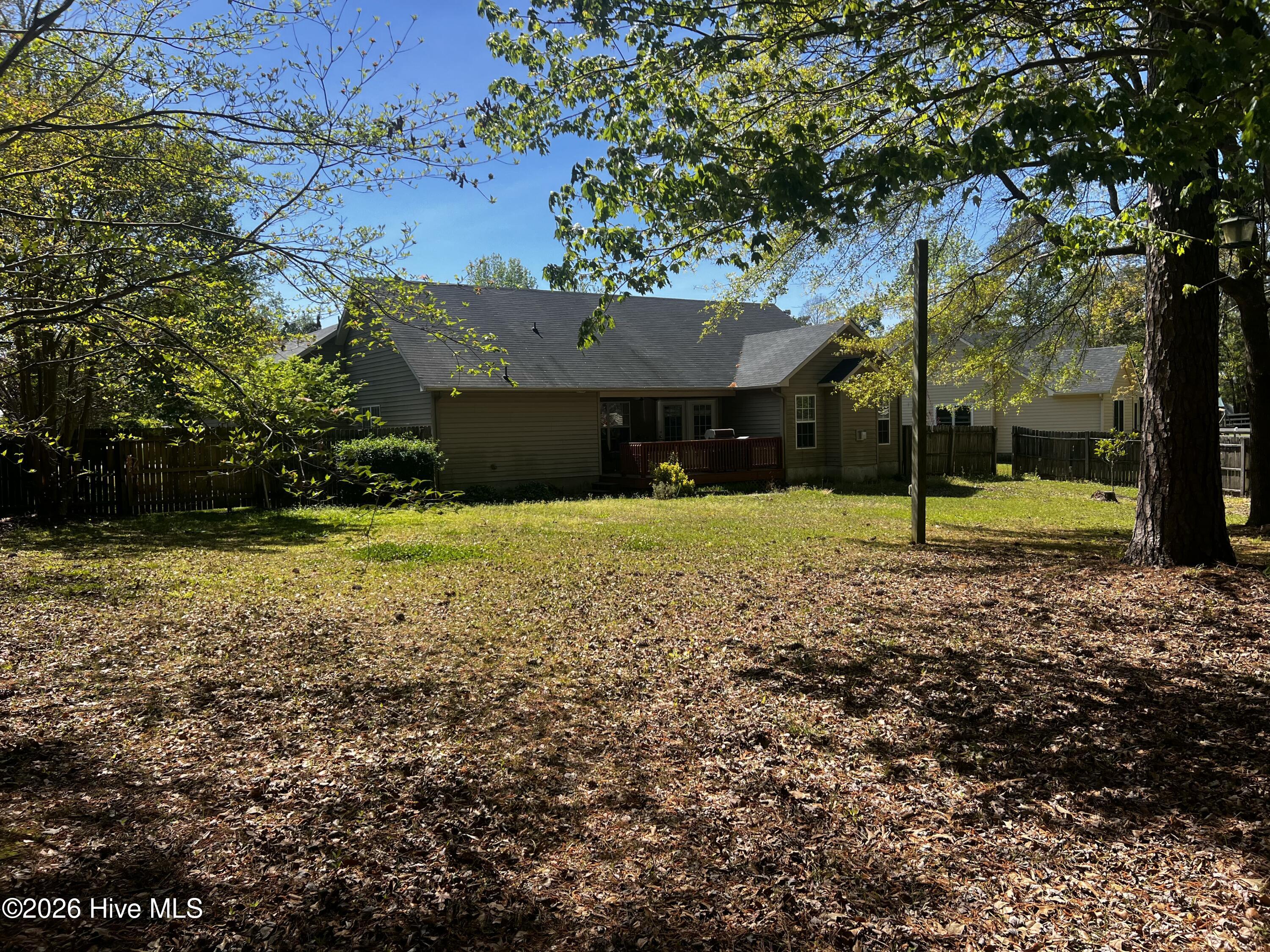 100565379 | Photo 15