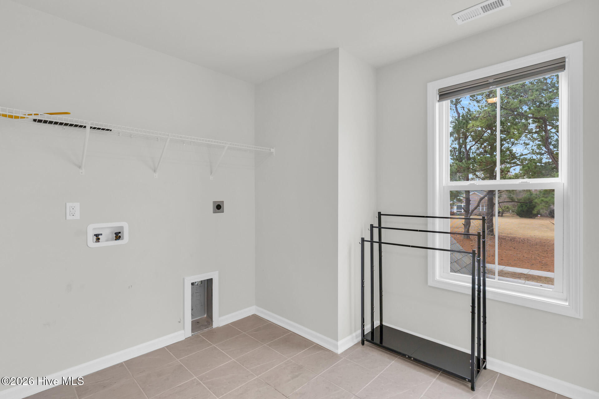 100549355 | Photo 31