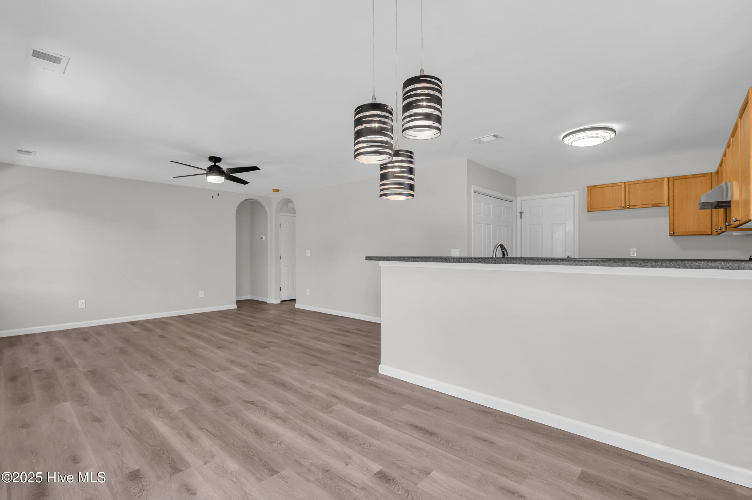 100531255 | Photo 17