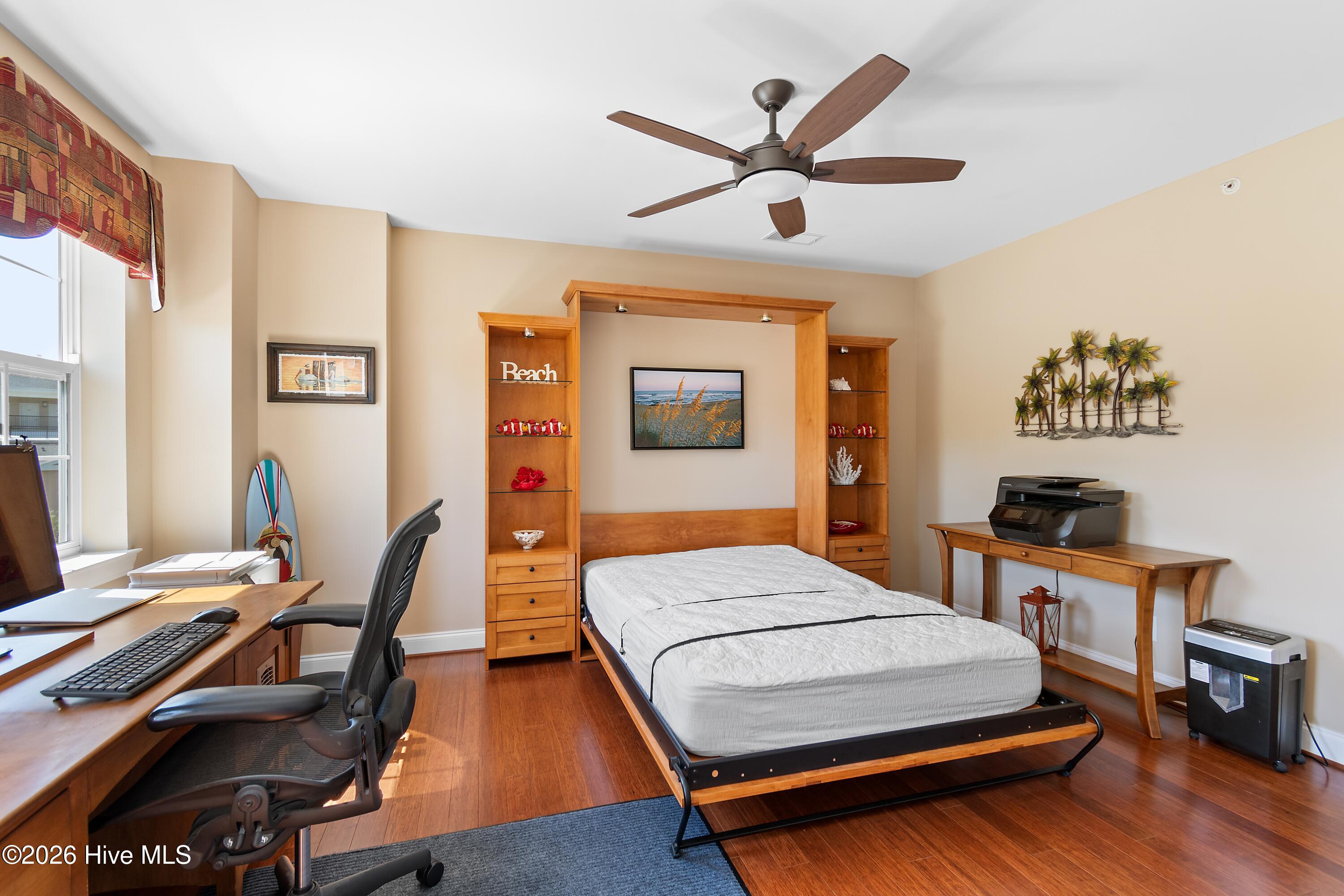 100567297 | Photo 28