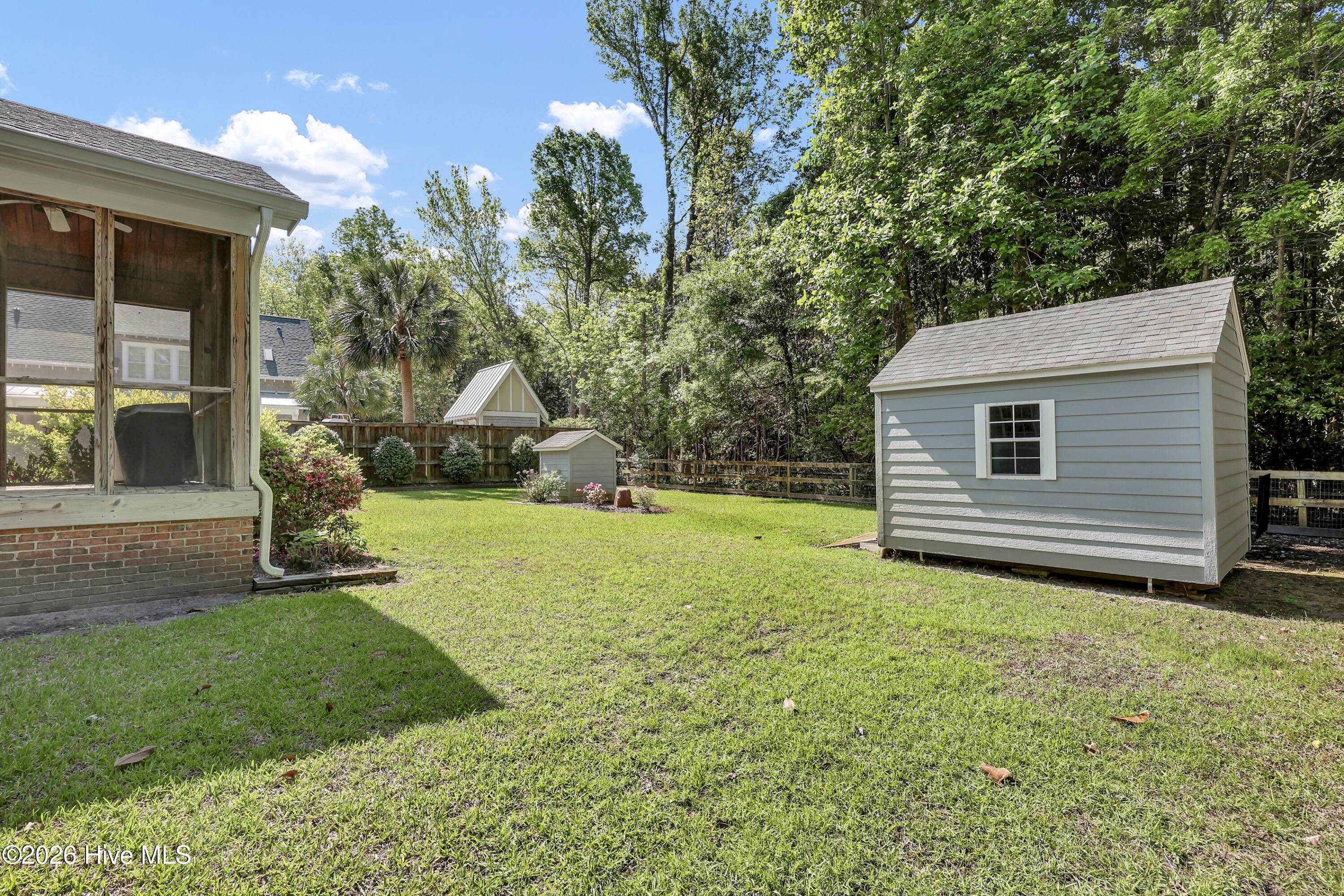 100568630 | Photo 26