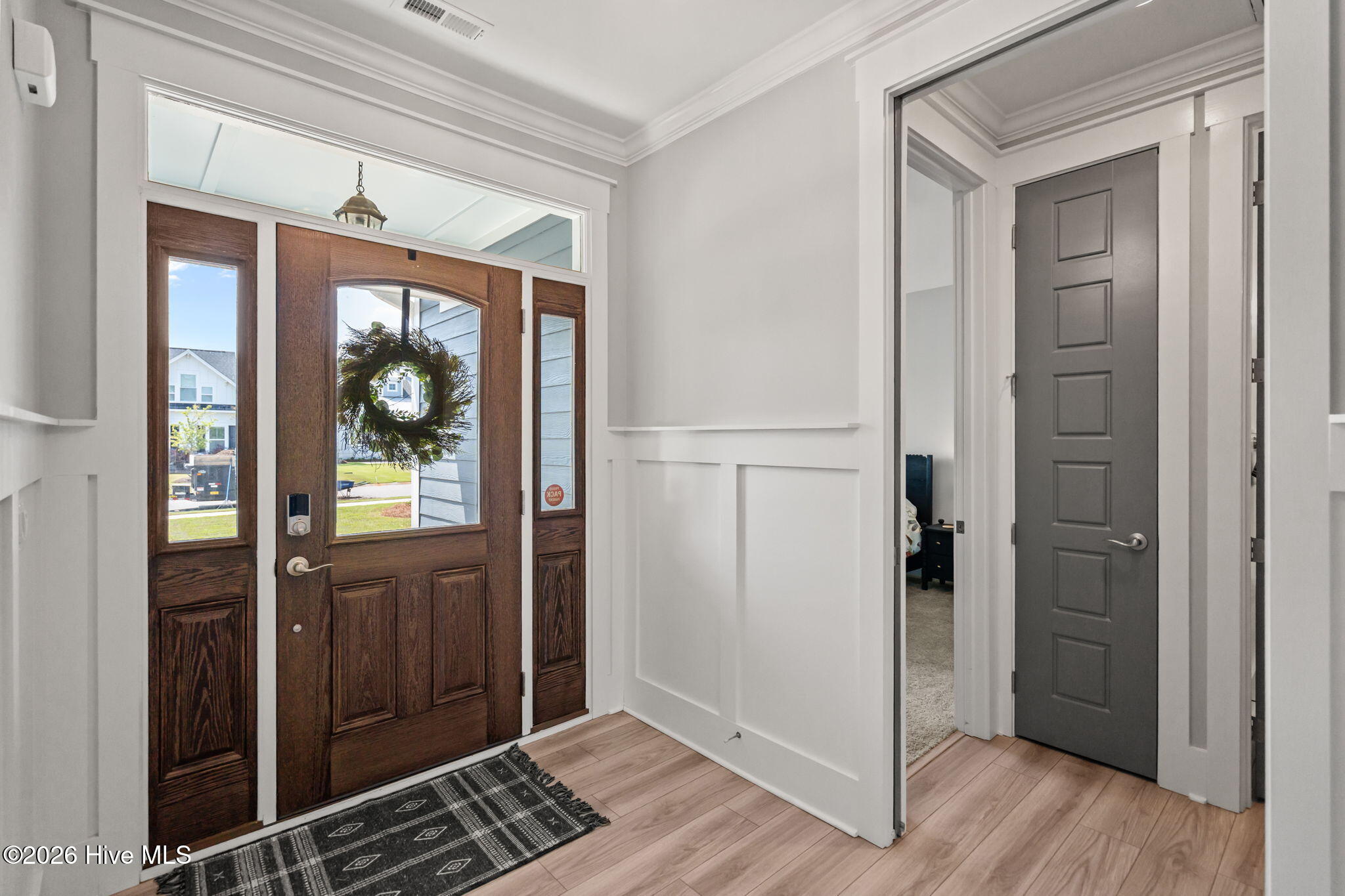 100567182 | Photo 25