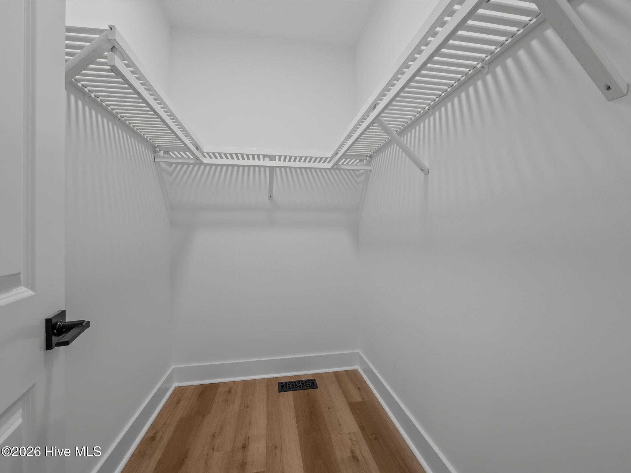 37-web-or-mls-PC231771