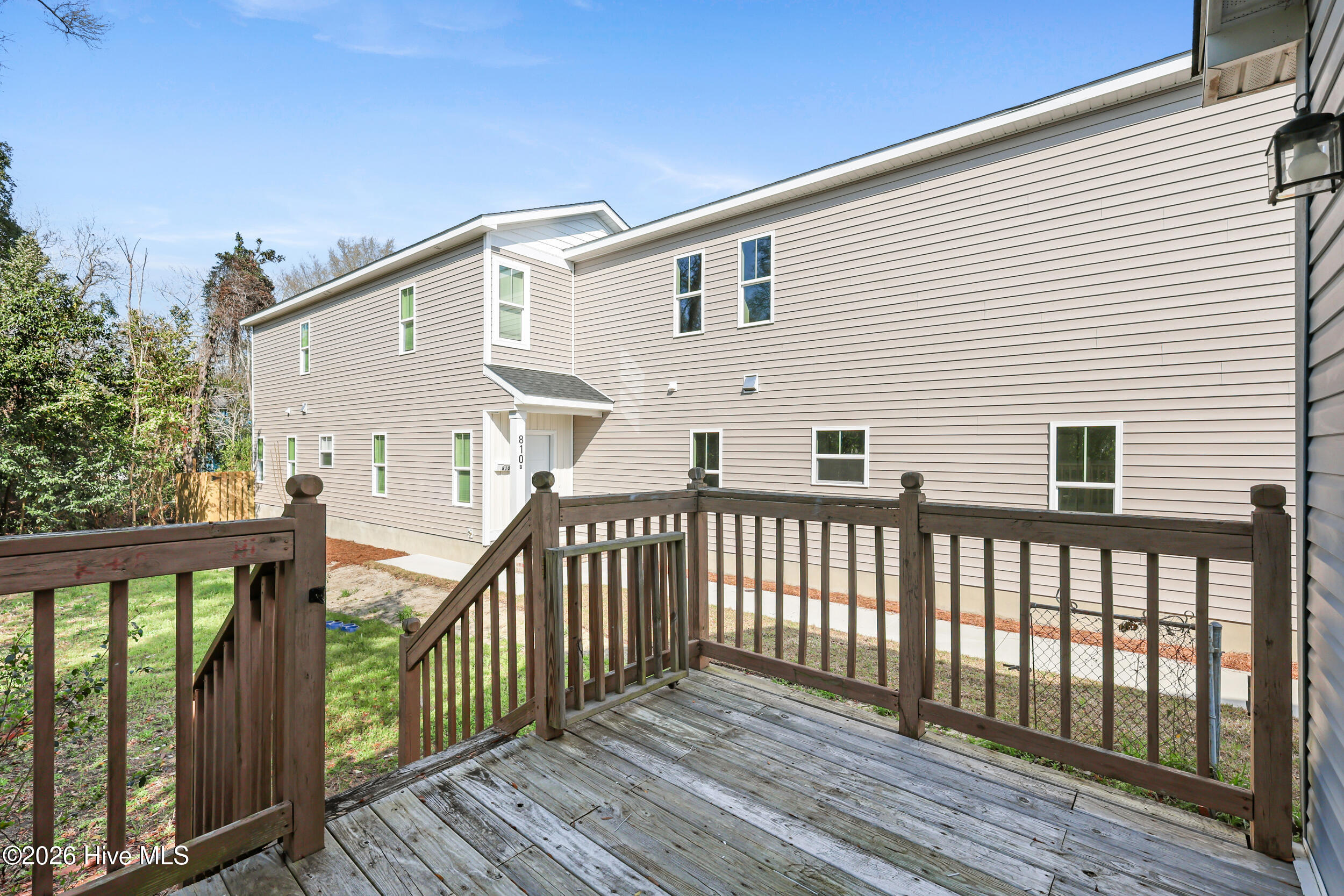 100561593 | Photo 24