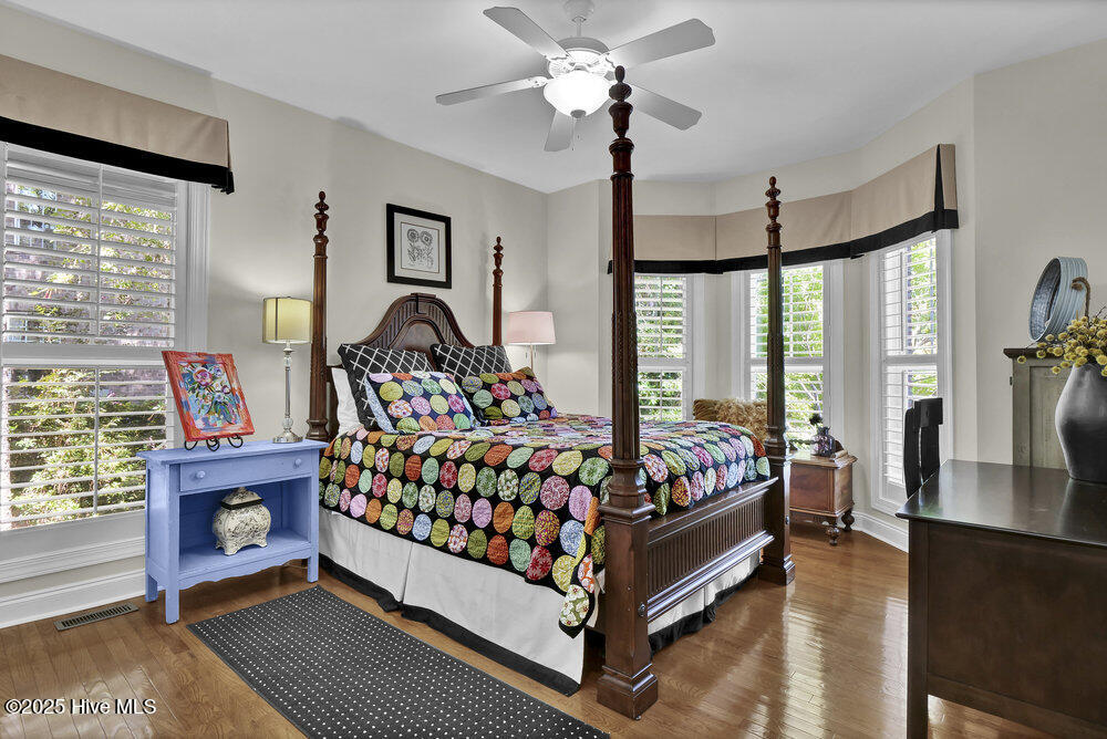 100531667 | Photo 26