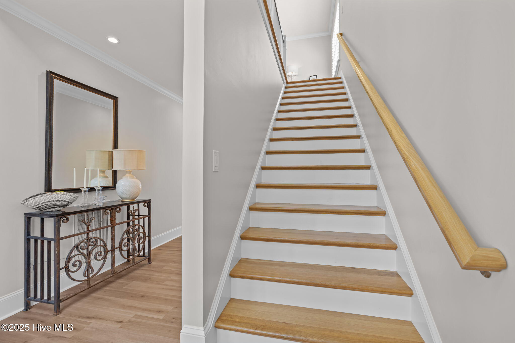 100549920 | Photo 12