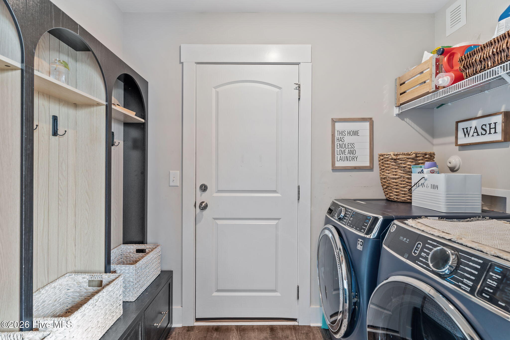 100558156 | Photo 42