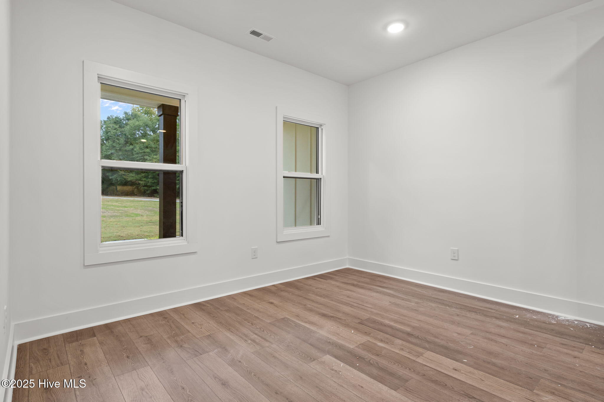 1099 Ring Road