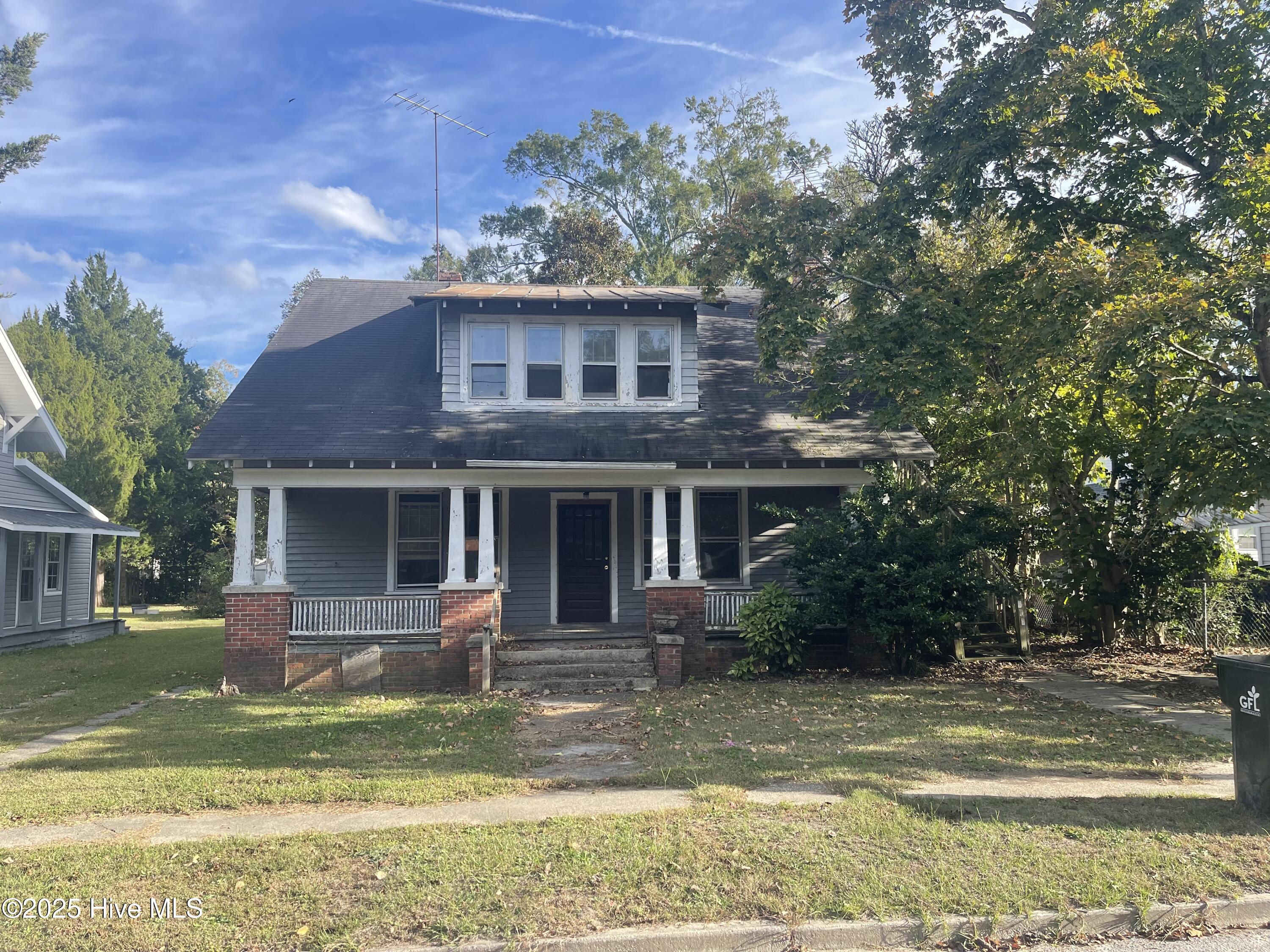 Property has multiple potential uses as it would make for a great rental property or a potential flip.  Also an ideal purchase for someone looking to upgrade a large home and have an affordable dwelling with four potential bedrooms.Property is being offered for sale via an online only auction.  Bidding opens November 17th and closes on December 12th.