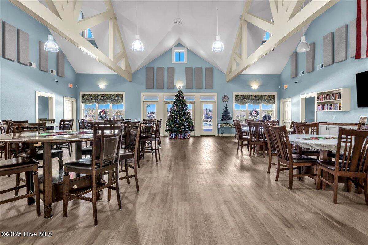 100541997 | Photo 40