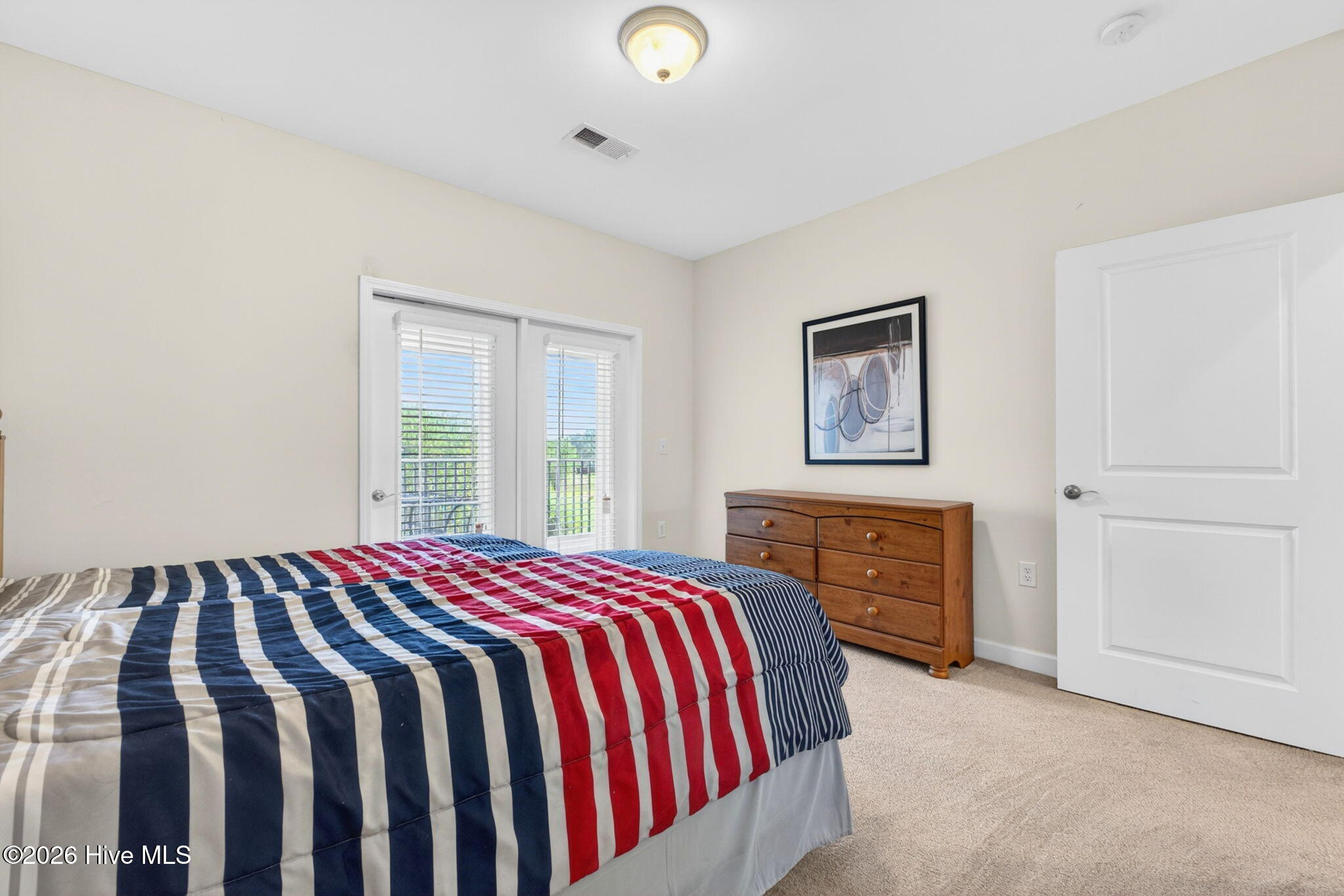 100568431 | Photo 23