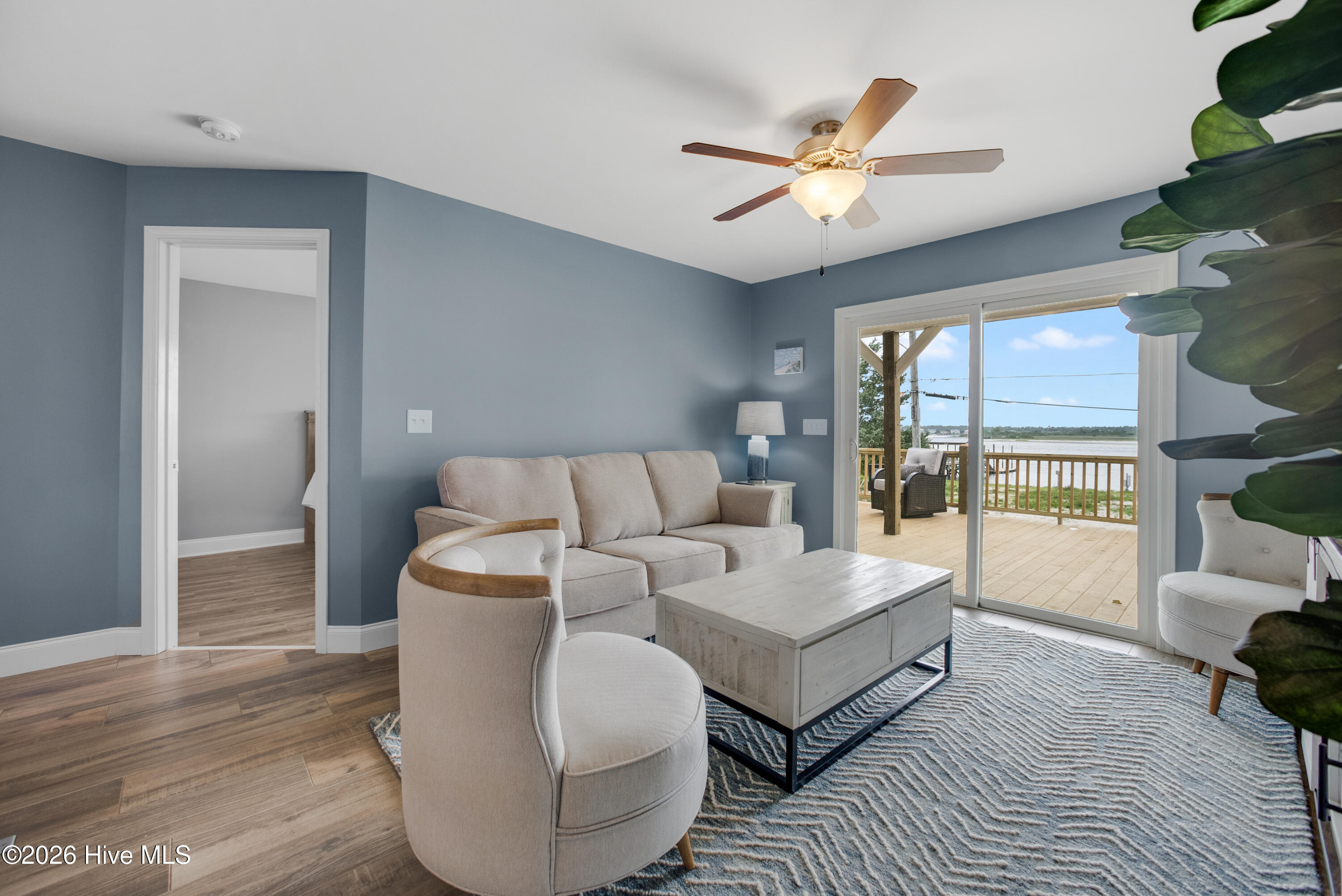 100553135 | Photo 10