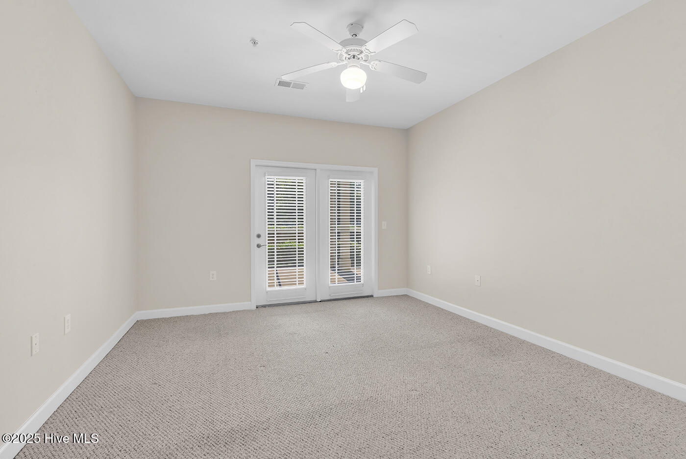 100537491 | Photo 14