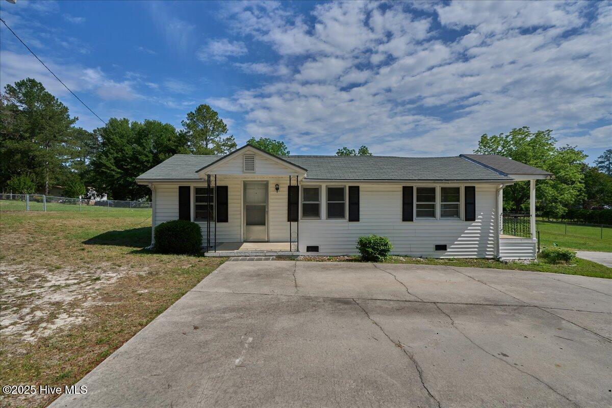 Homes for sale in Raeford, NC | 110 Texanna Ln, Raeford, NC 28376 | MLS# 100511880