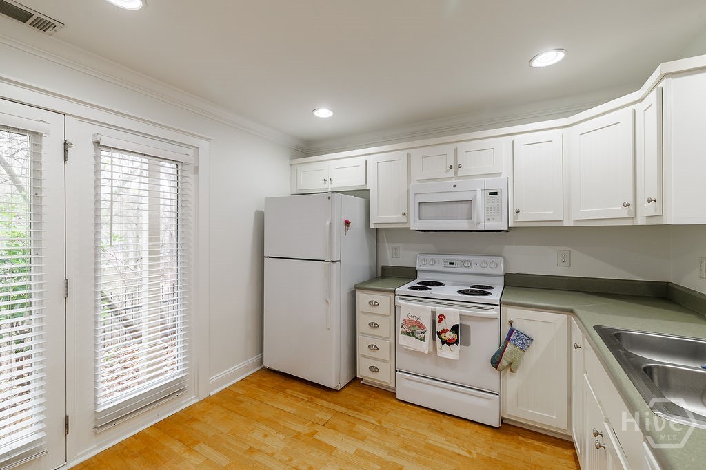 490 Barnett Shoals Road 207