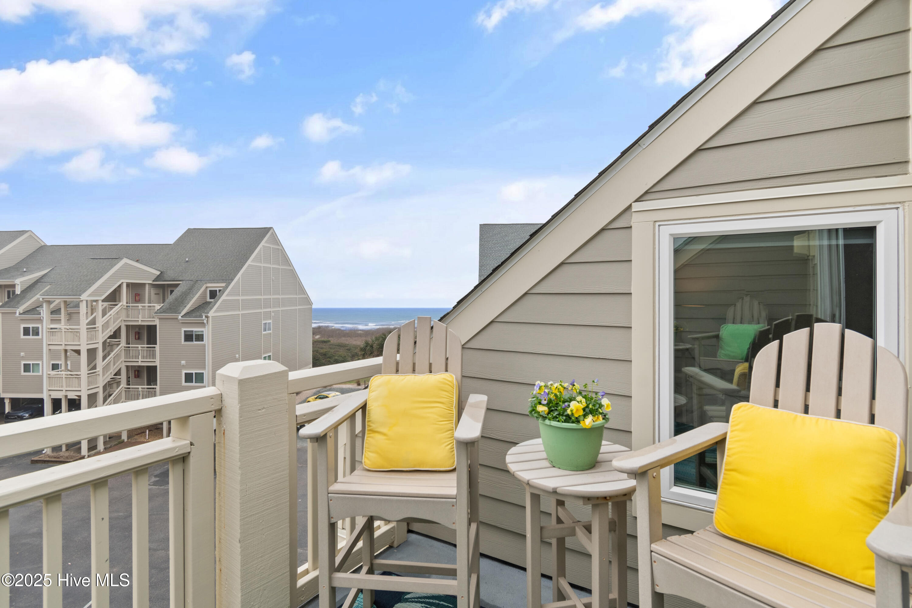 100533789 | Photo 13