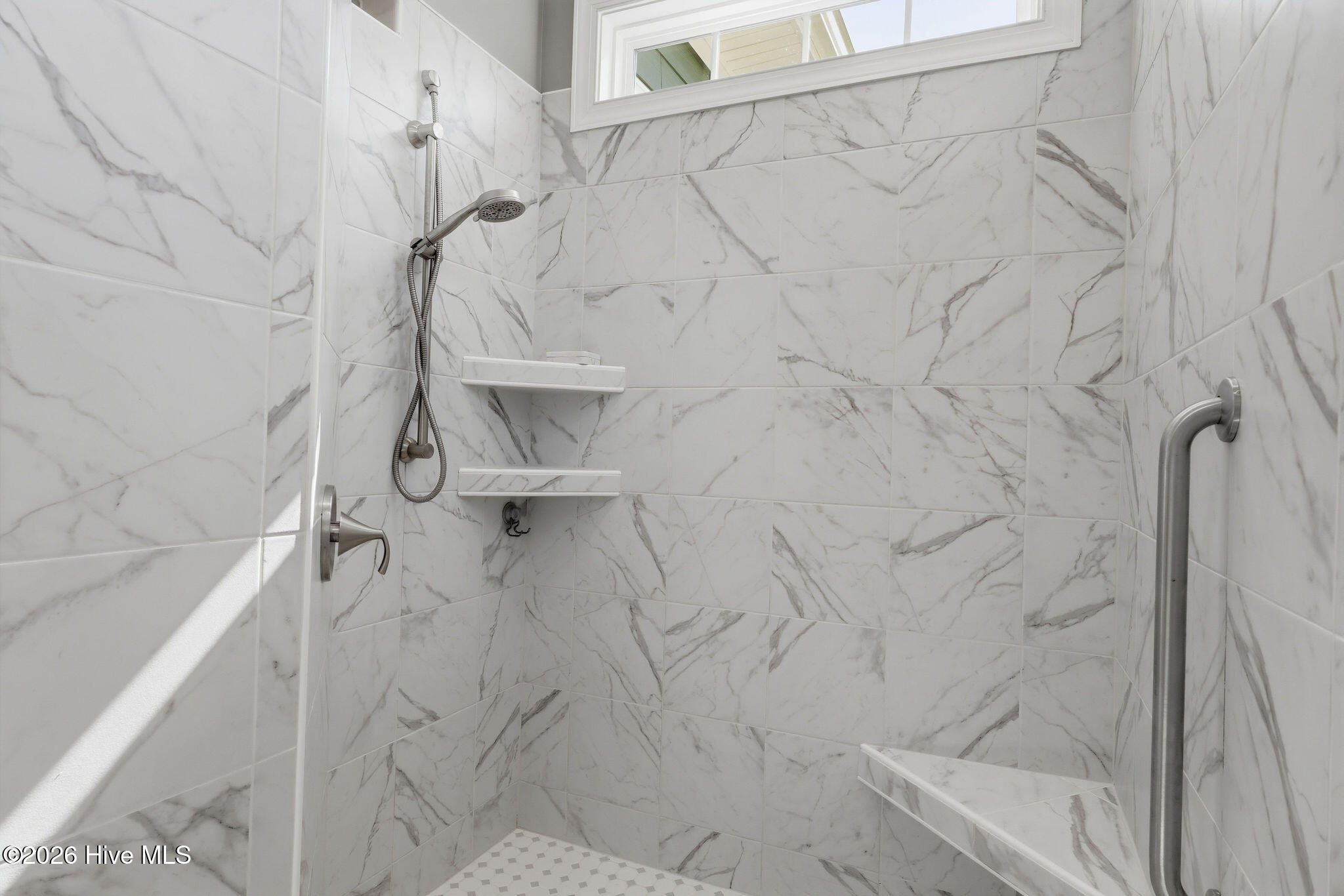 100564757 | Photo 50