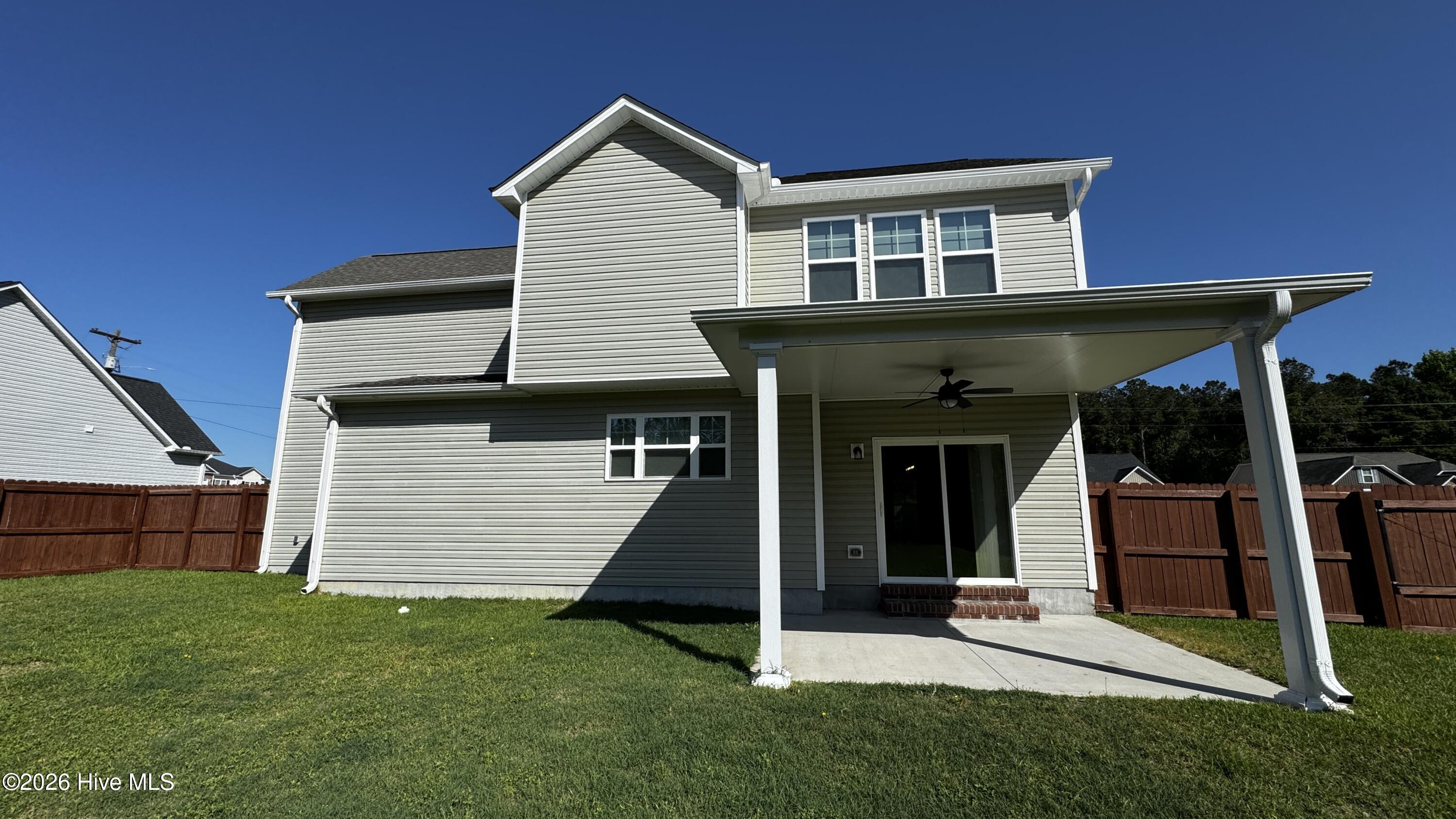 100568589 | Photo 16