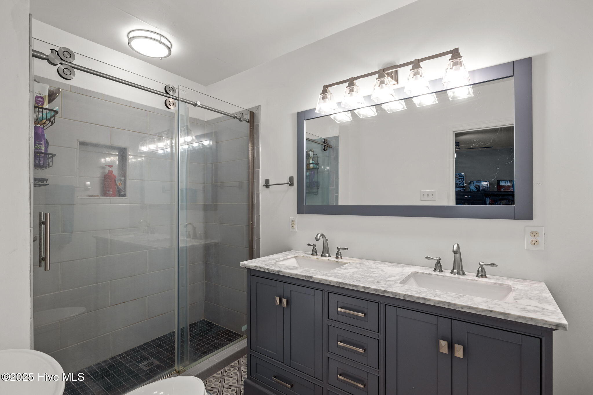 100521468 | Photo 21