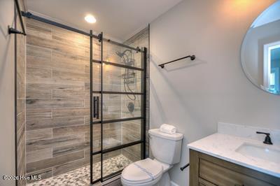 100547319 | Photo 43