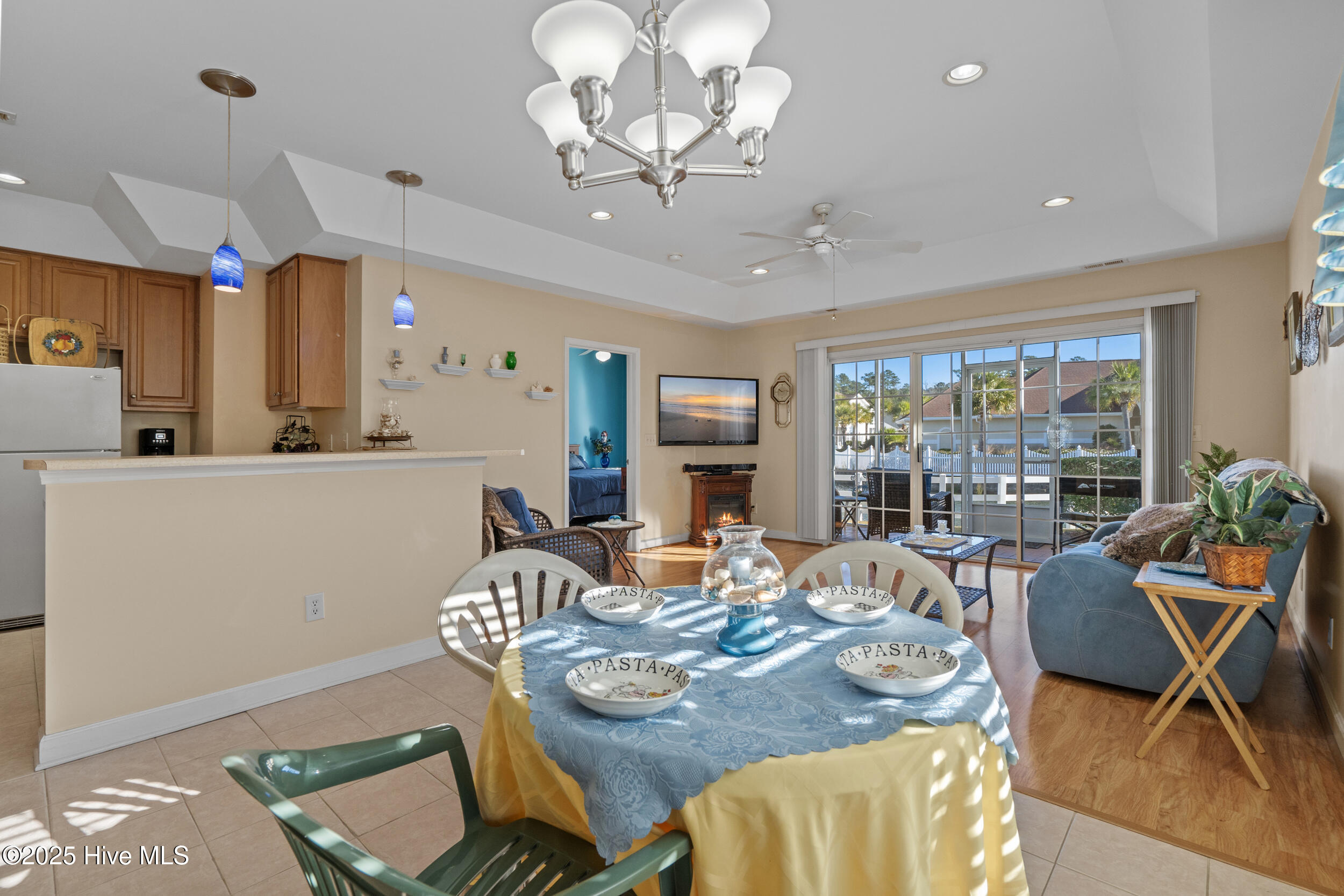 100545335 | Photo 19