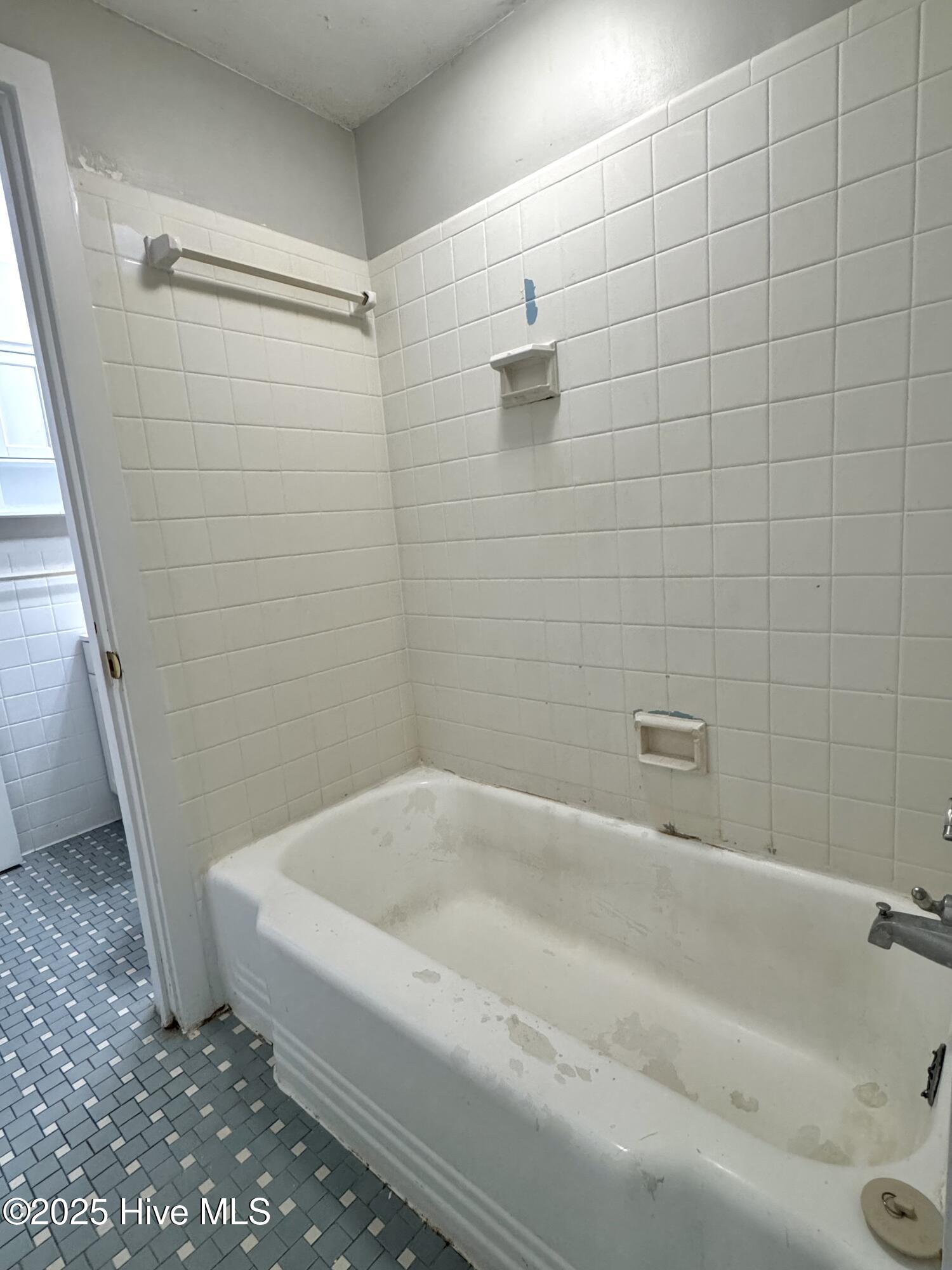 100544831 | Photo 19