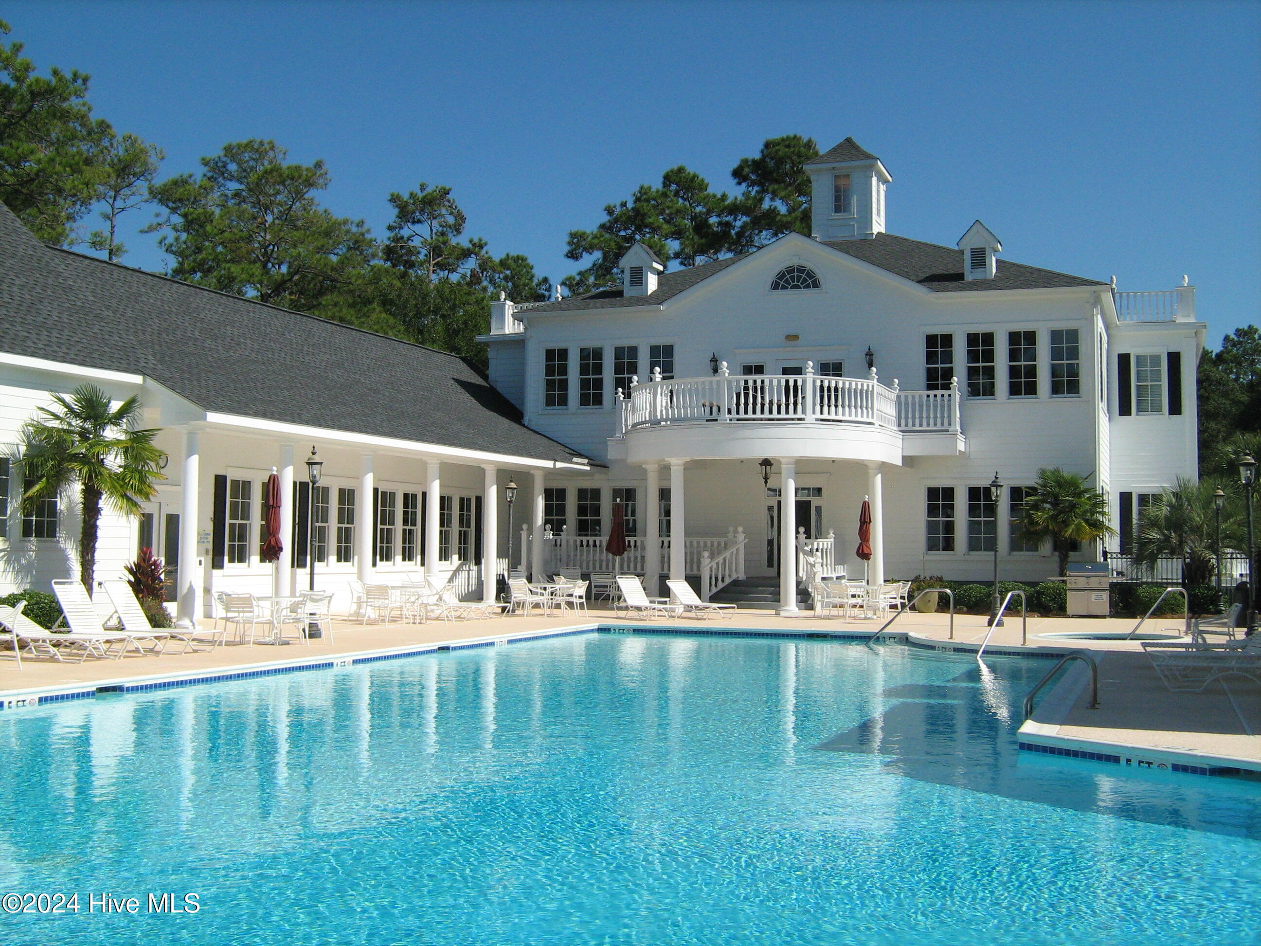 100548442 | Photo 13