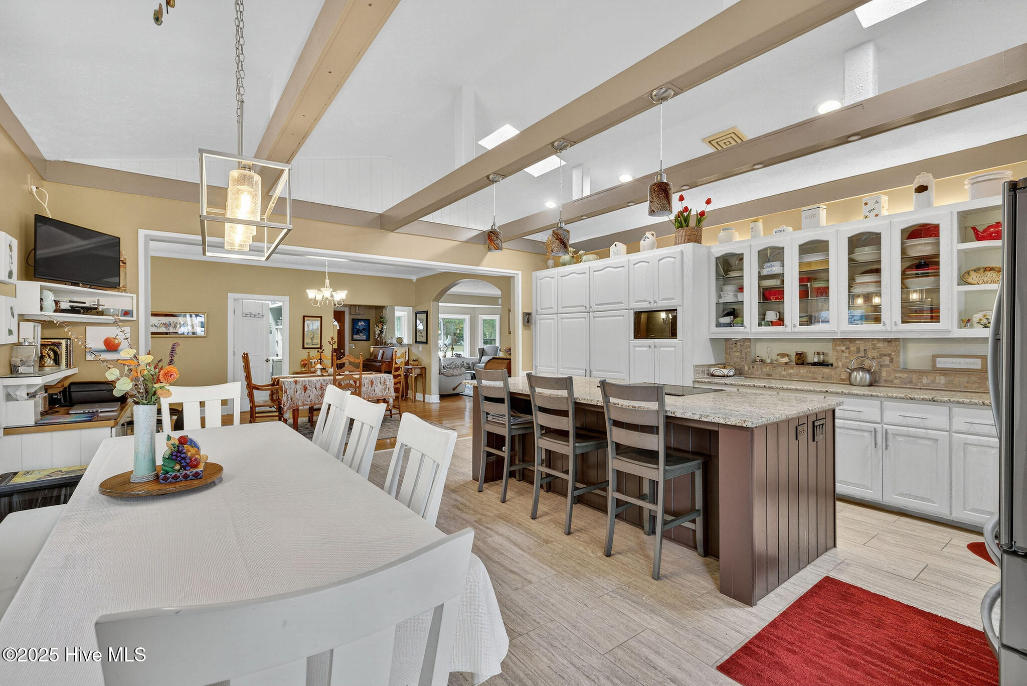 100542936 | Photo 41