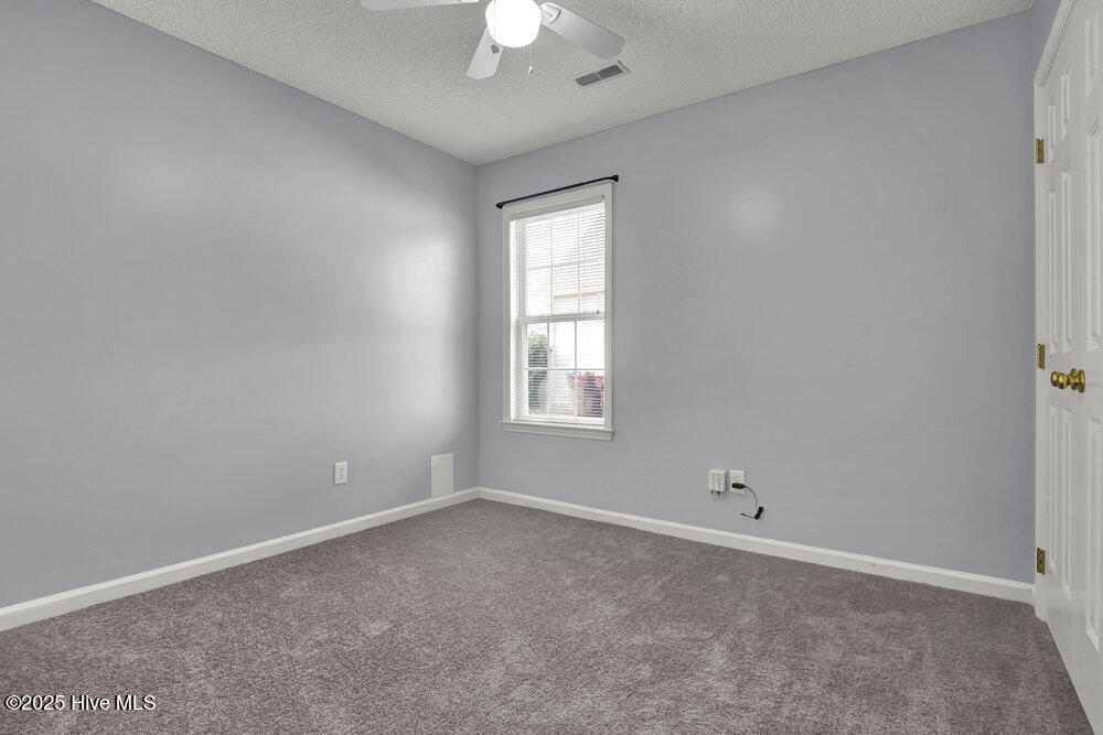 100544228 | Photo 22