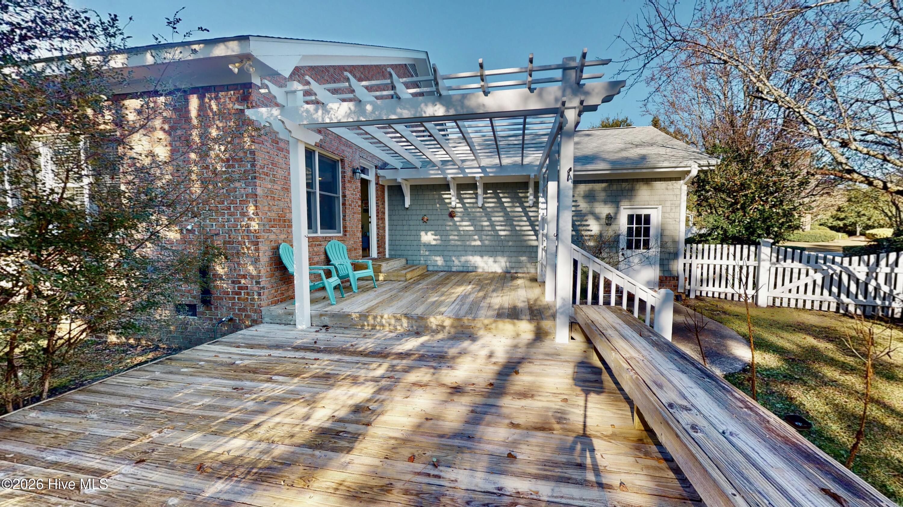 100549093 | Photo 34