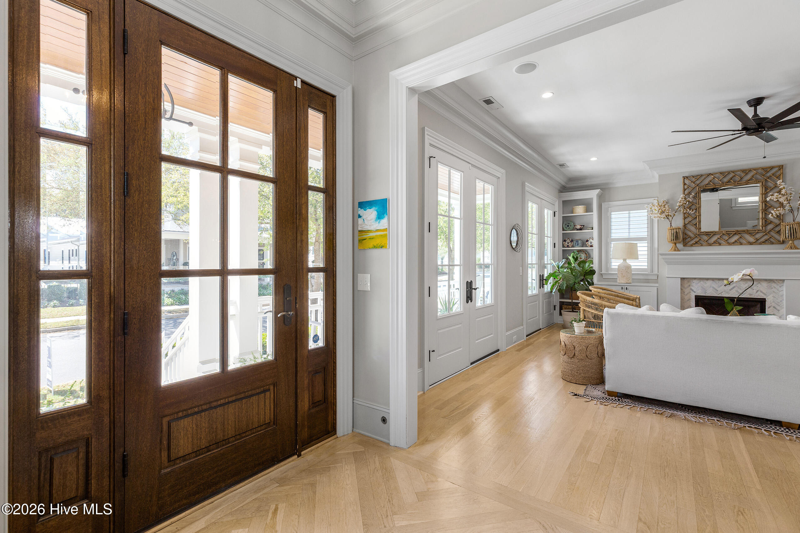 100563719 | Photo 10