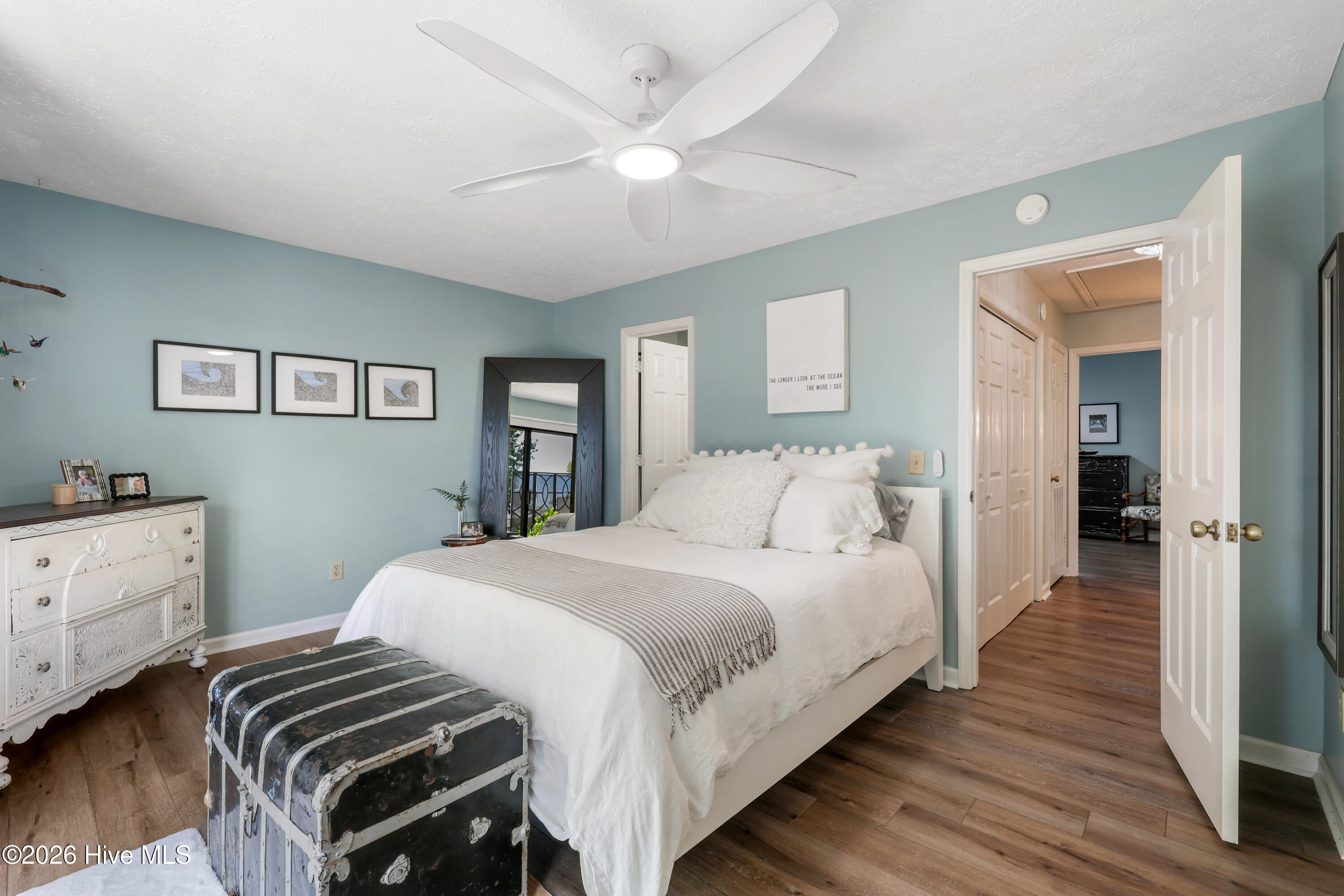 100563182 | Photo 15