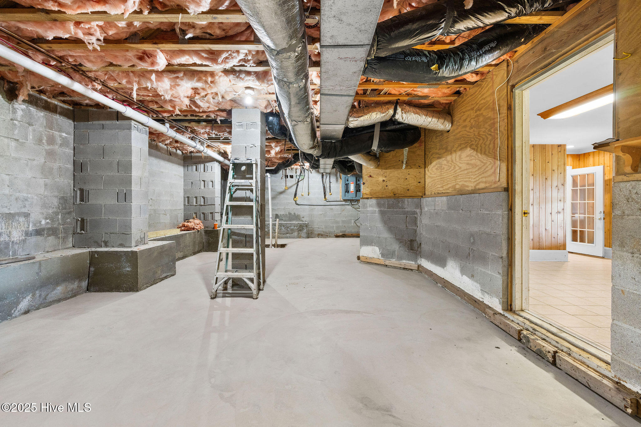 100556700 | Photo 65