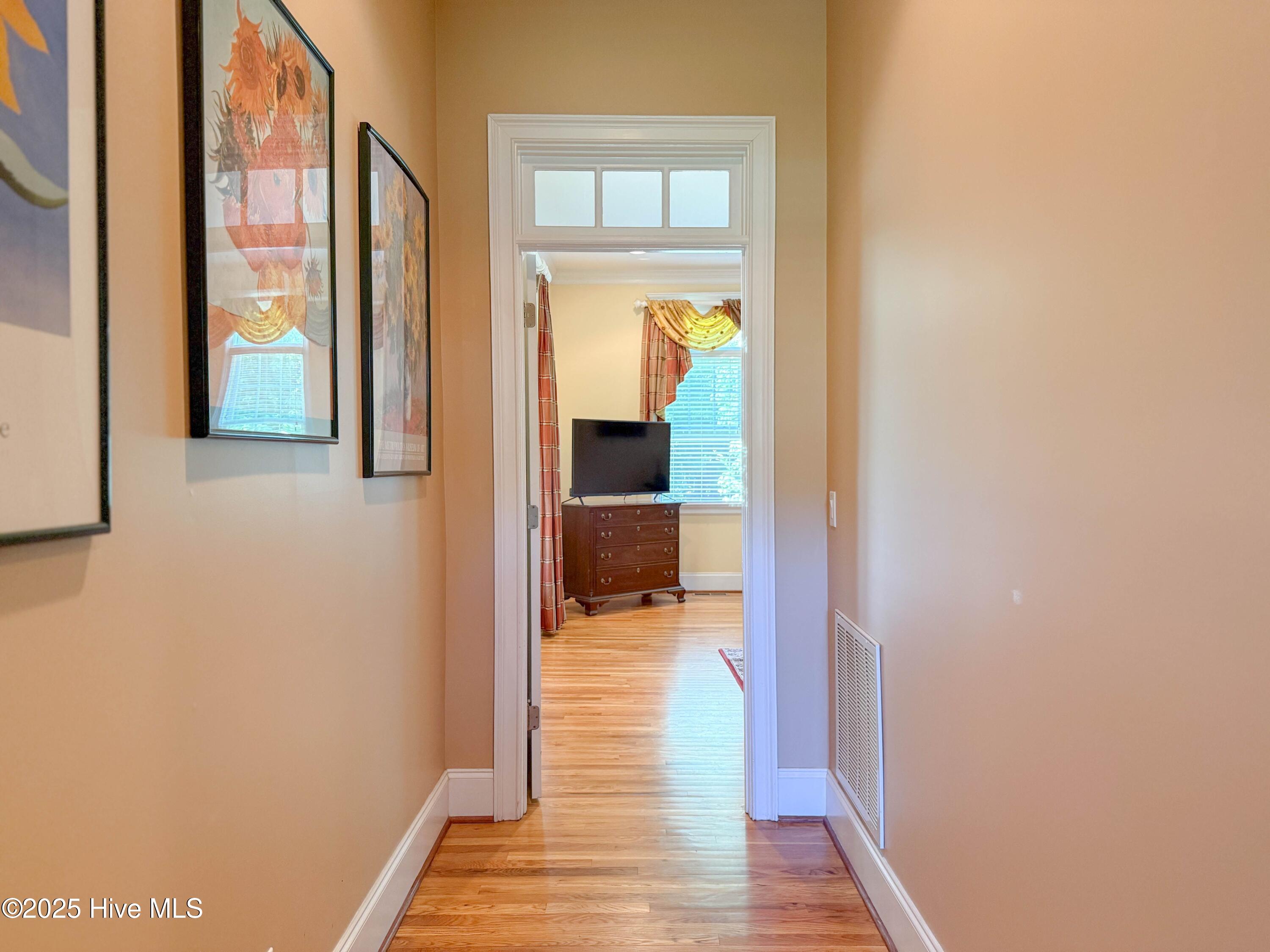 100530340 | Photo 47