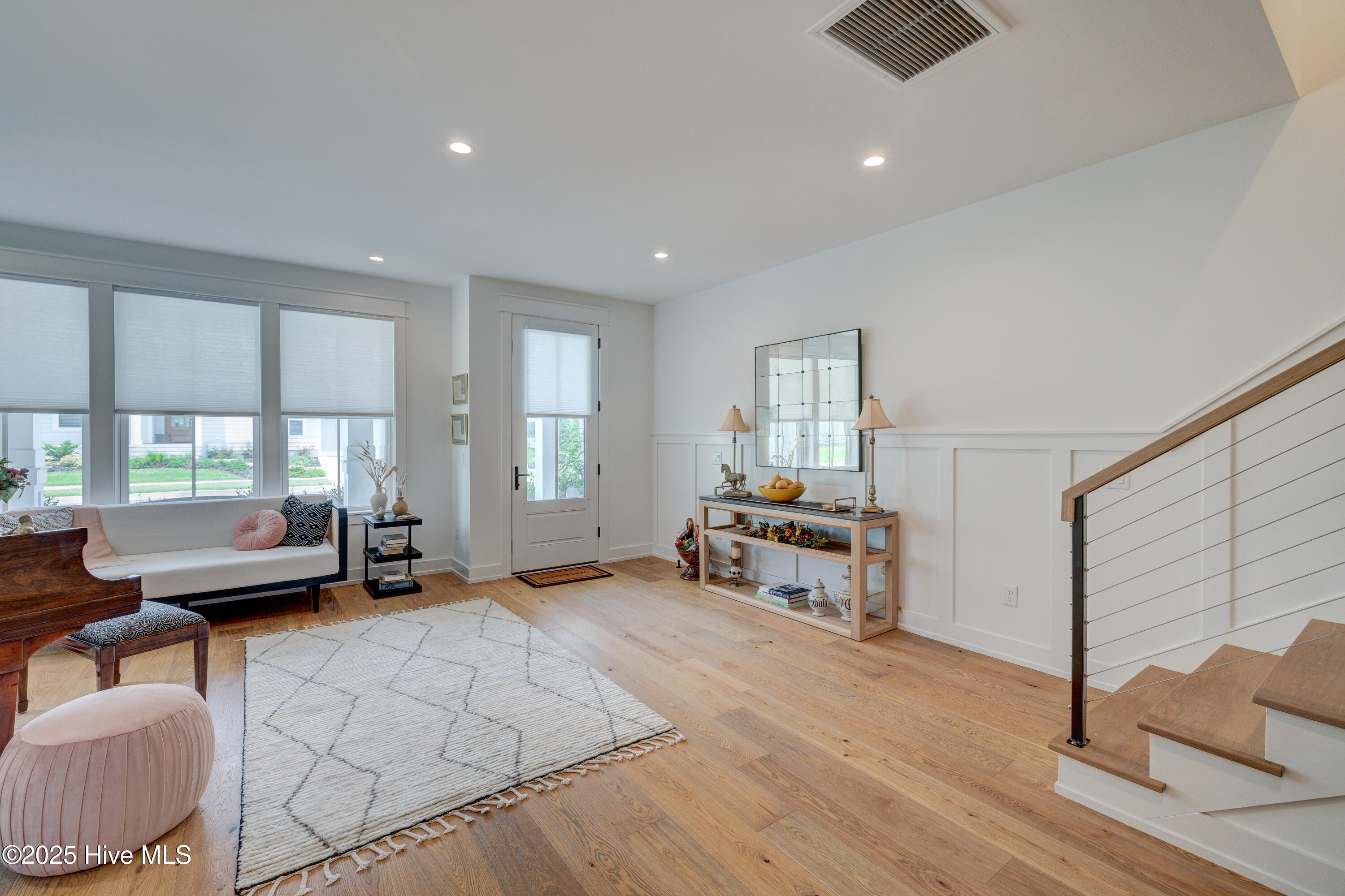 100532923 | Photo 25