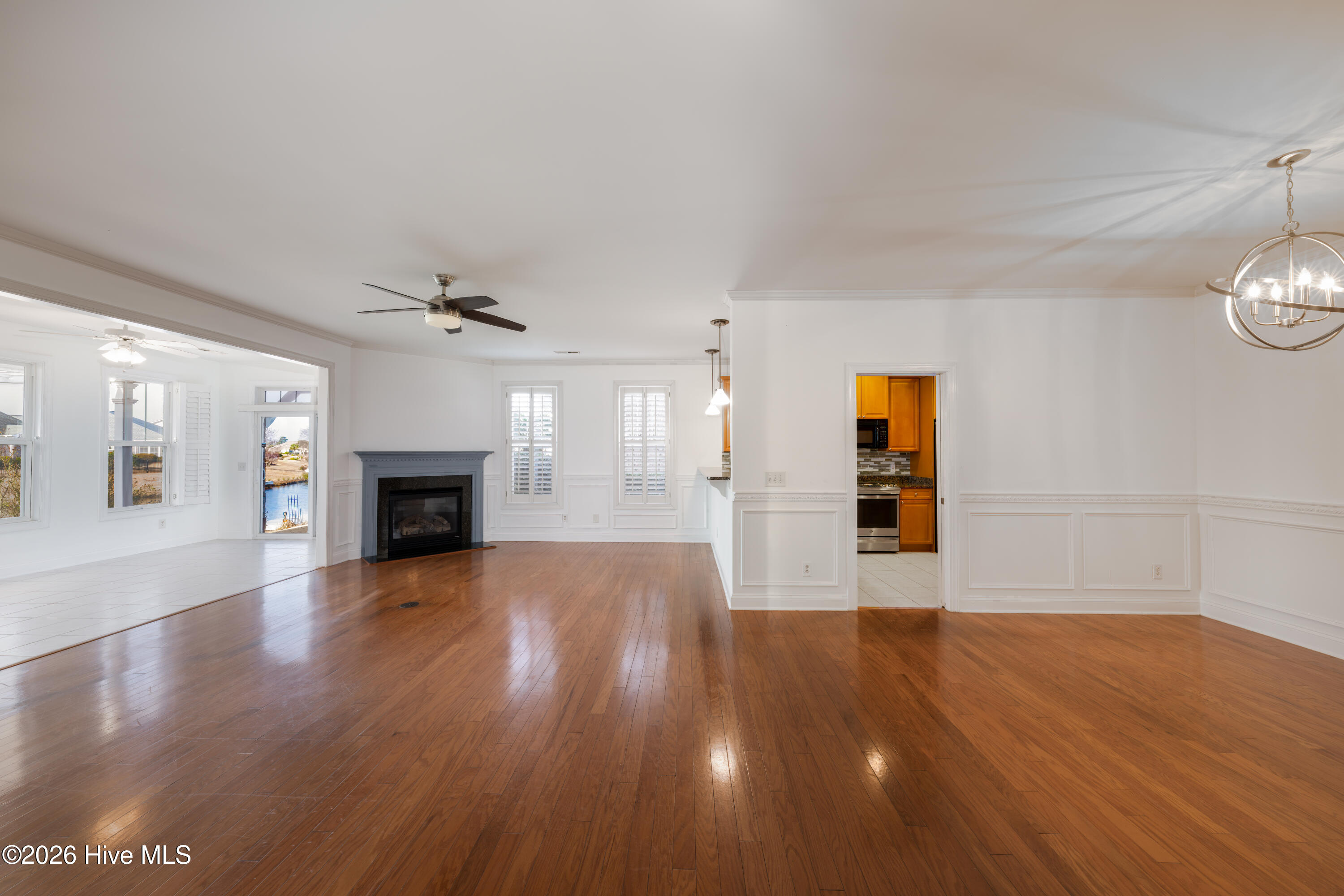 100548724 | Photo 27