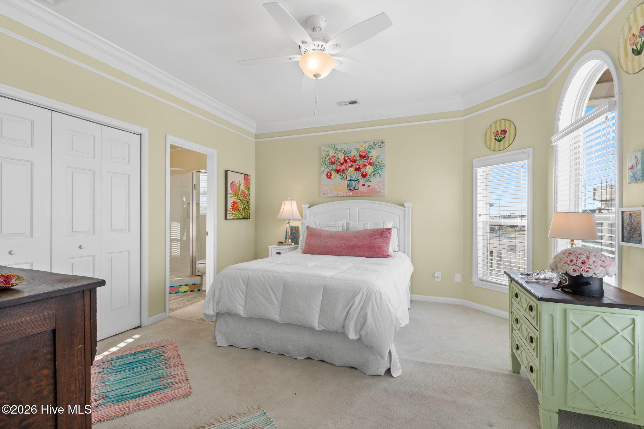 100561633 | Photo 18