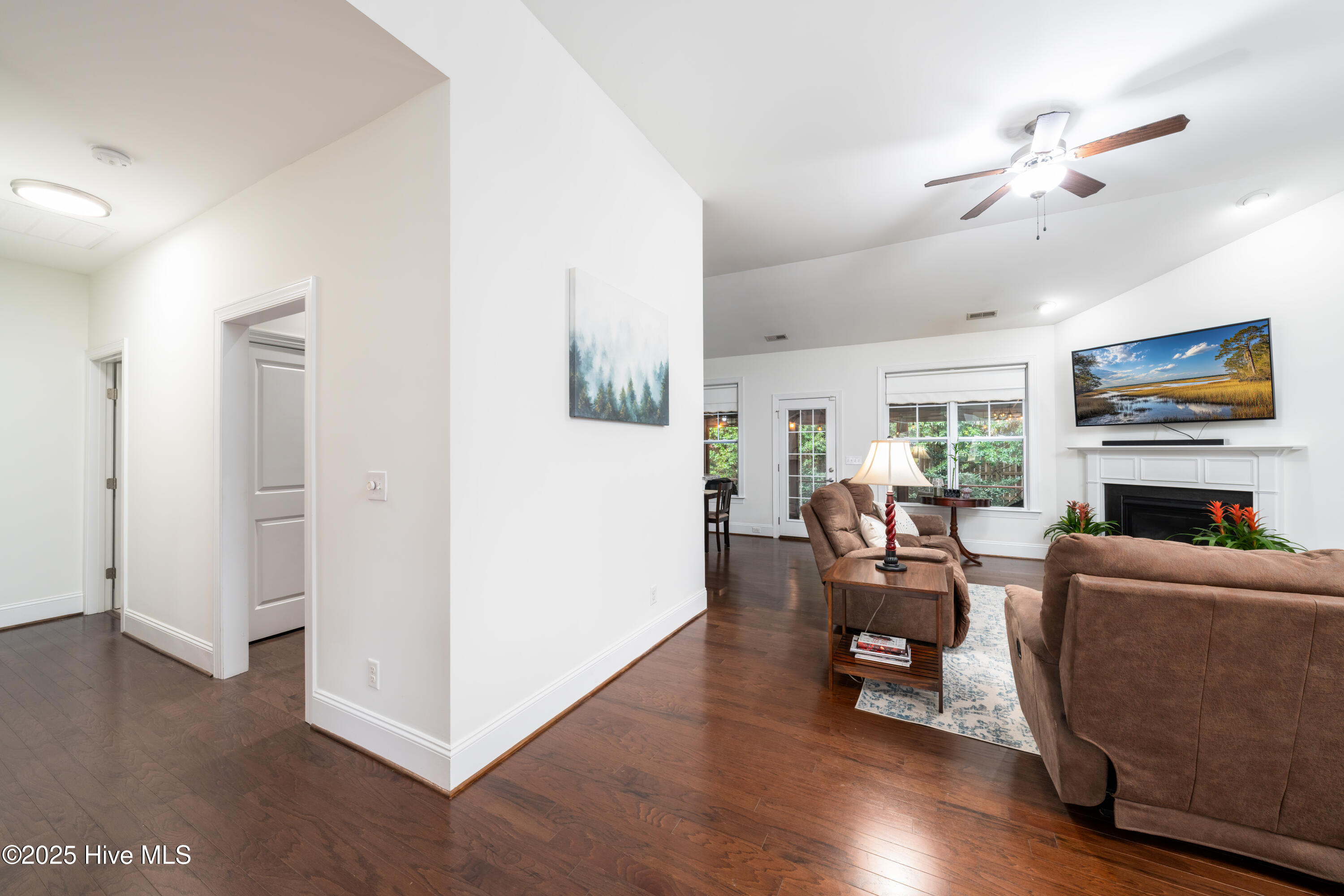 100532566 | Photo 29