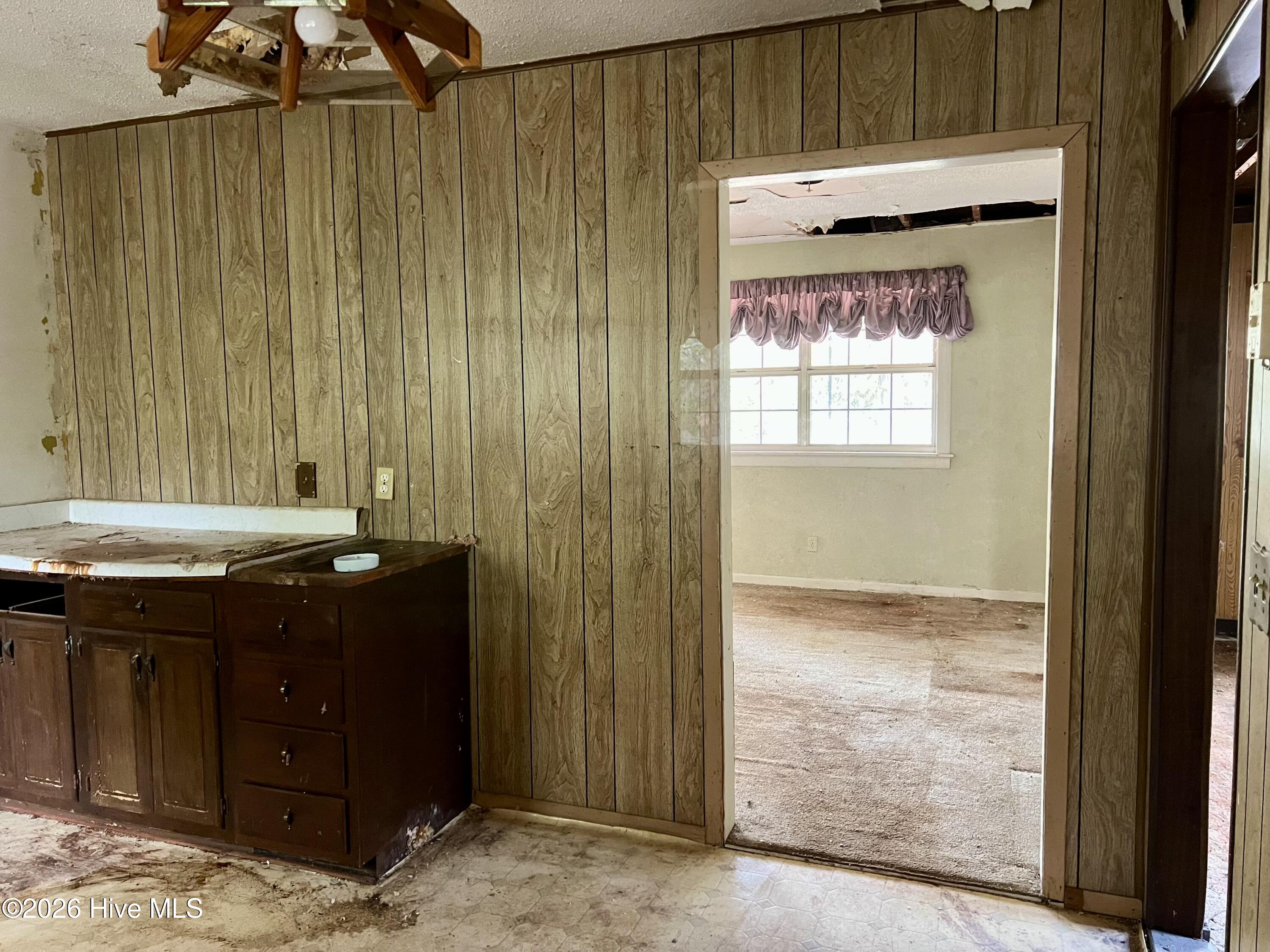 100562853 | Photo 10