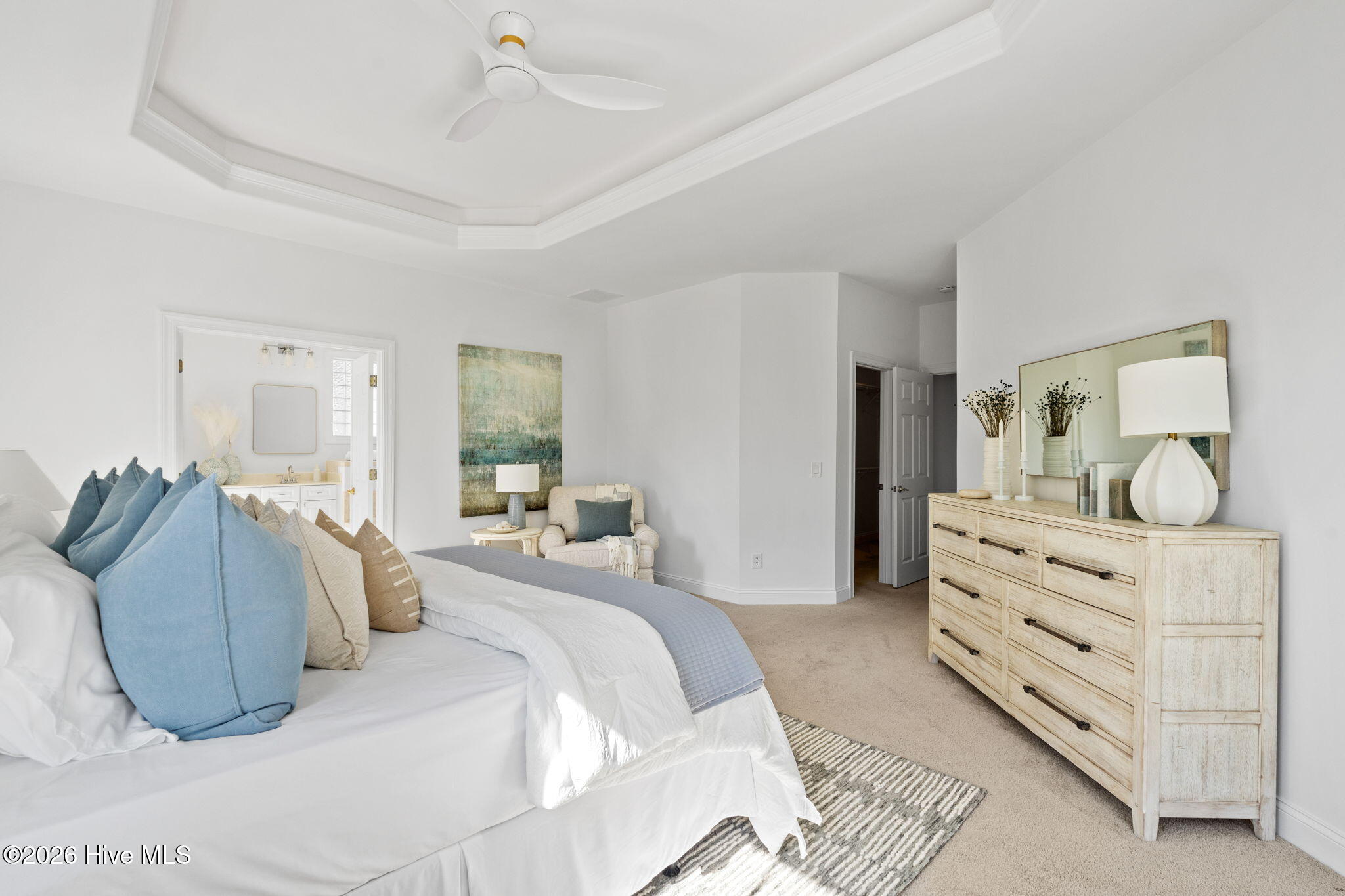 100562365 | Photo 13