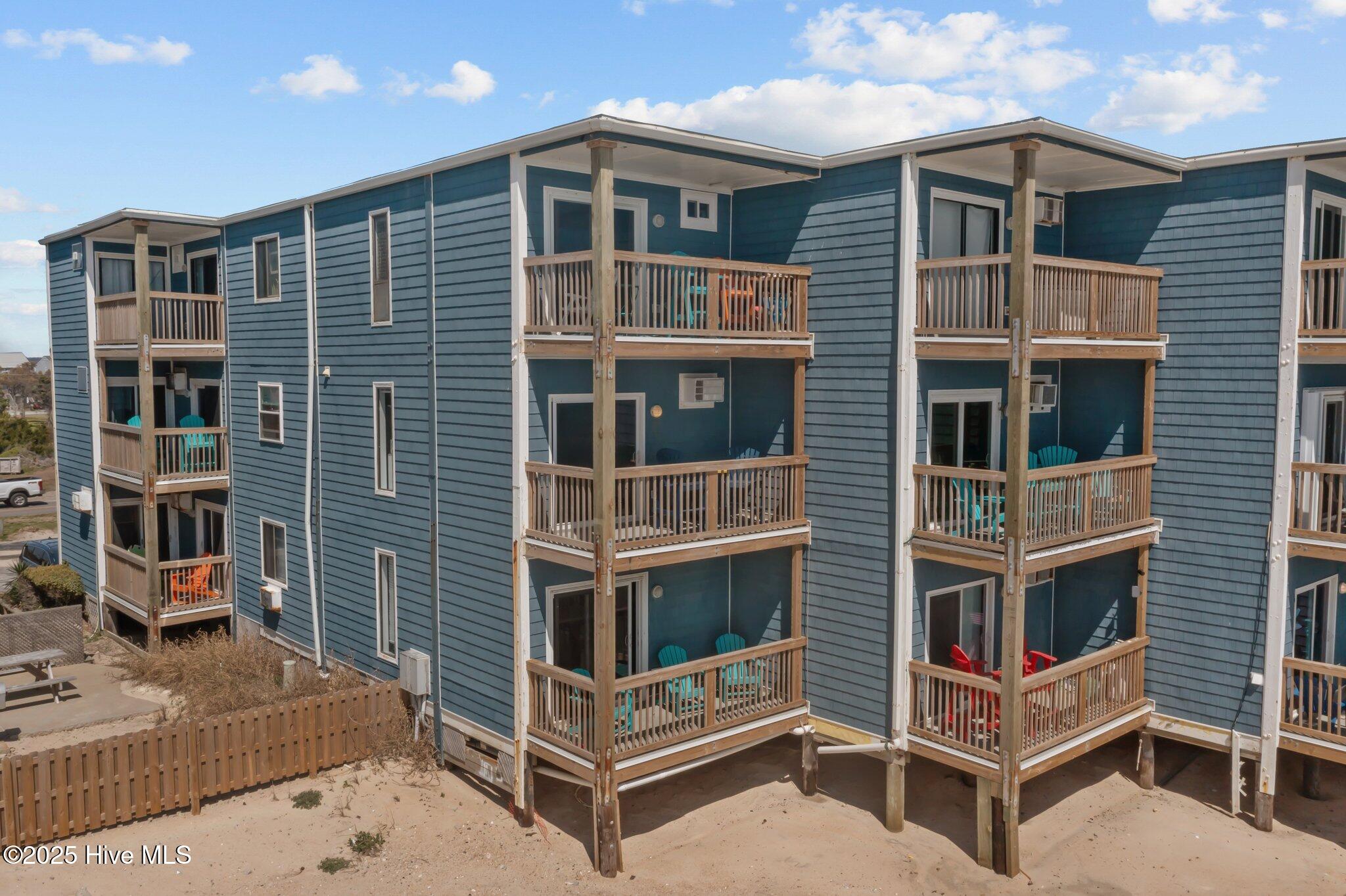 100496377 | Photo 41